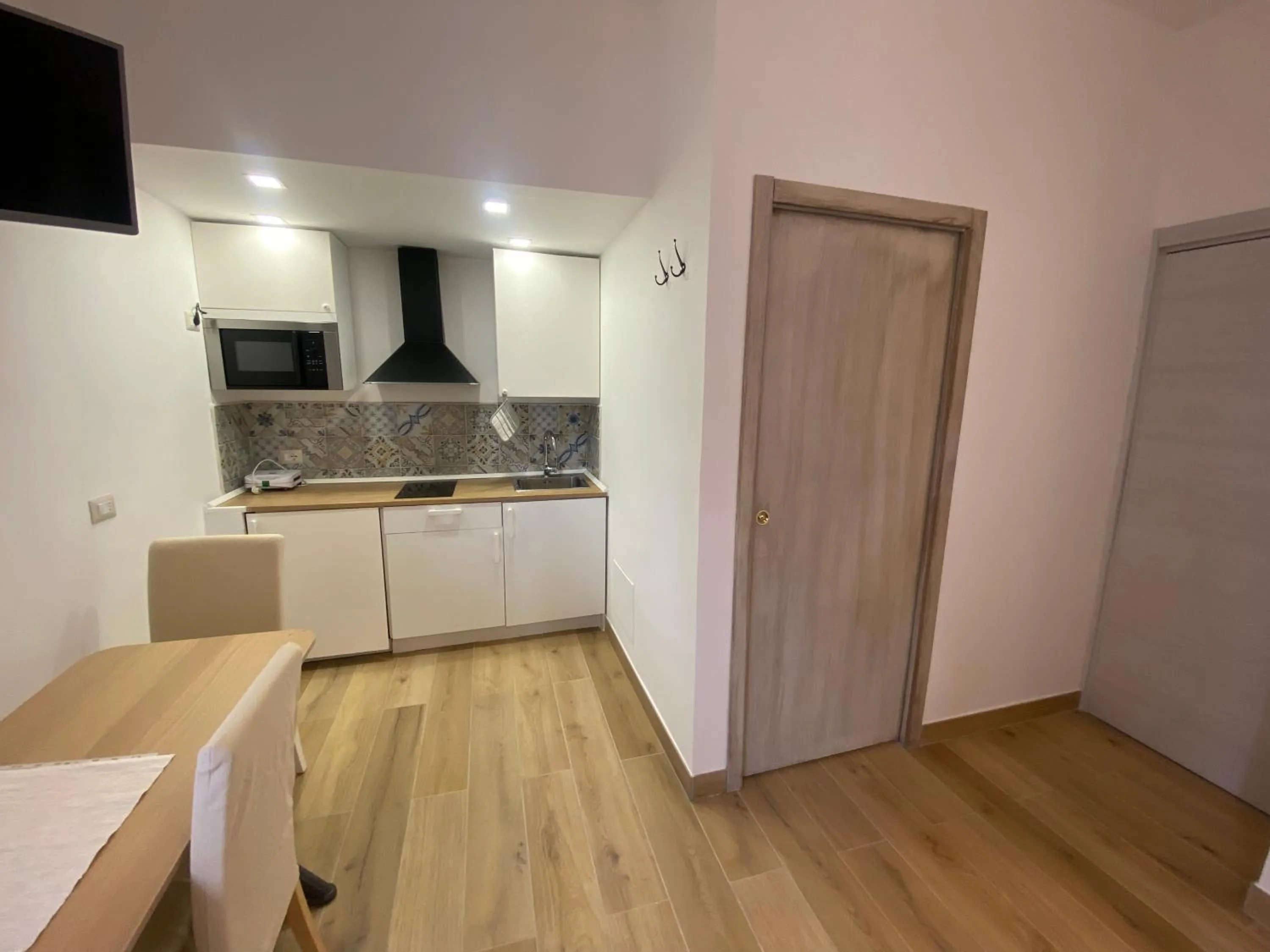 Kitchen or kitchenette in B&B Casa al Vicolo 2