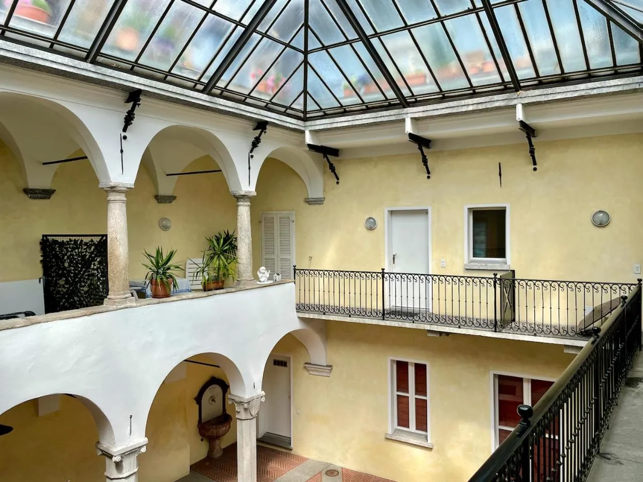 Patio in Great2Stay City Center Apartments Locarno
