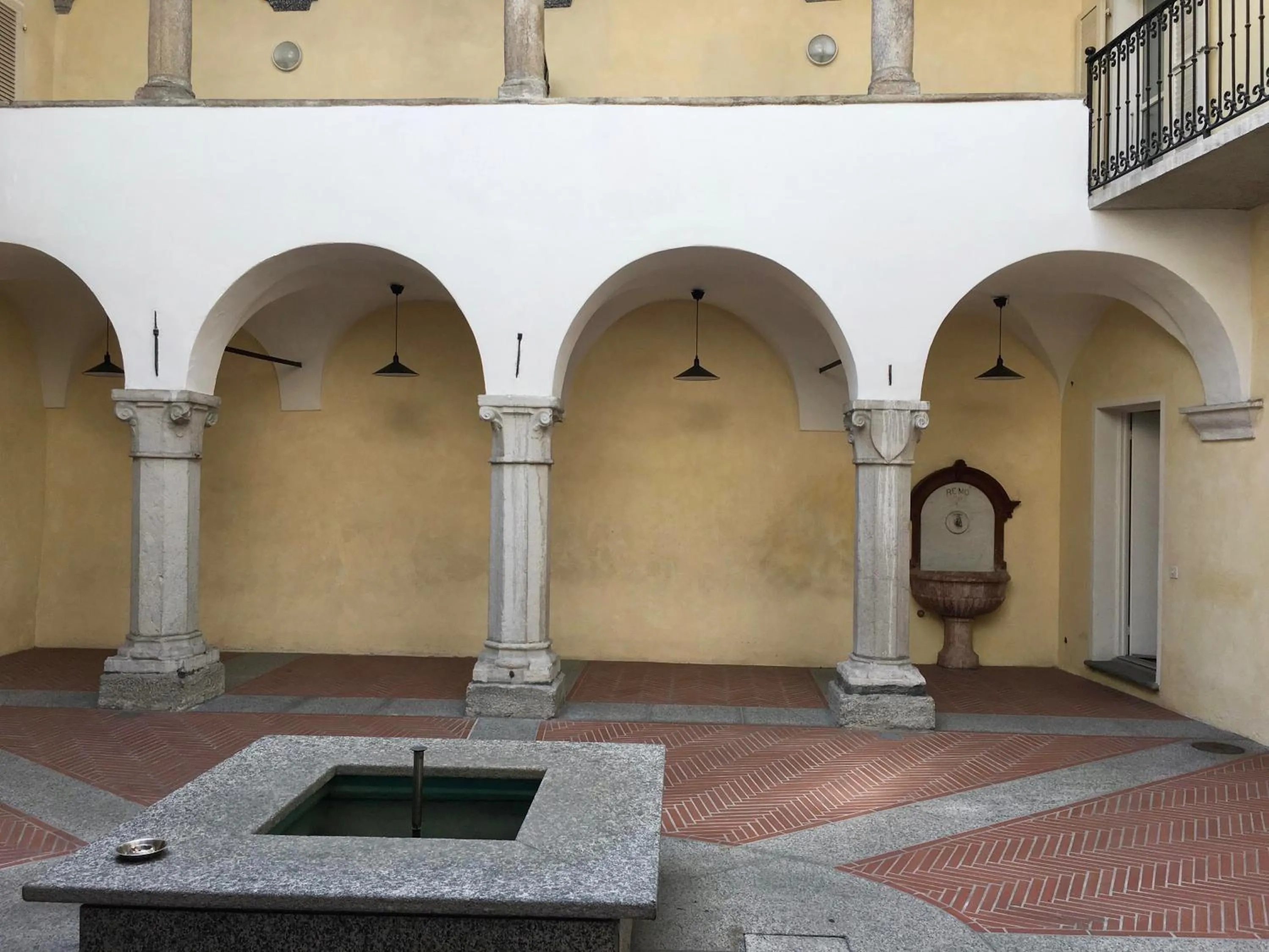 Patio in Great2Stay City Center Apartments Locarno