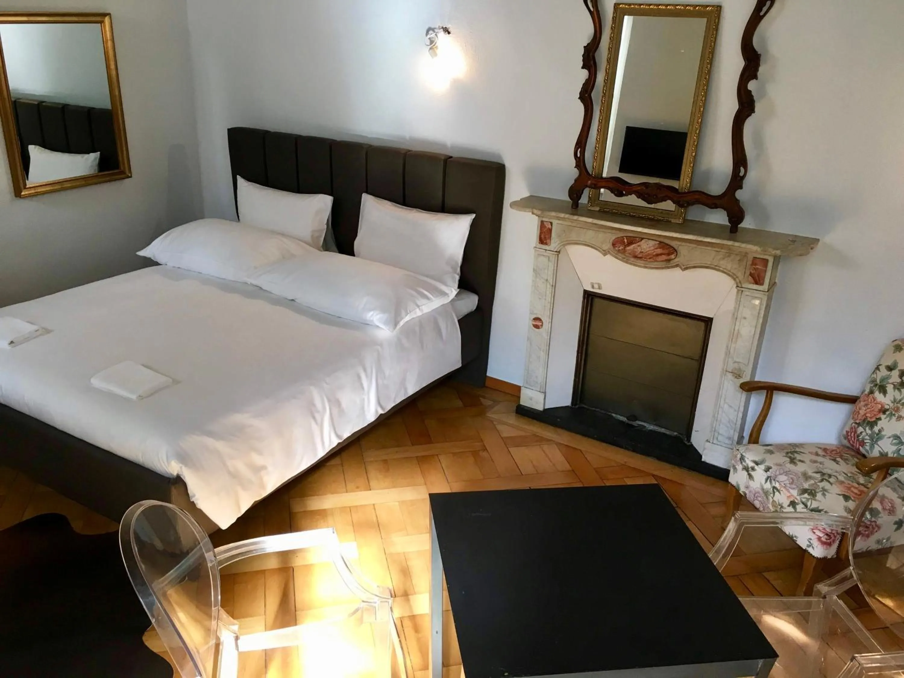 Dining area, Bed in Great2Stay City Center Apartments Locarno