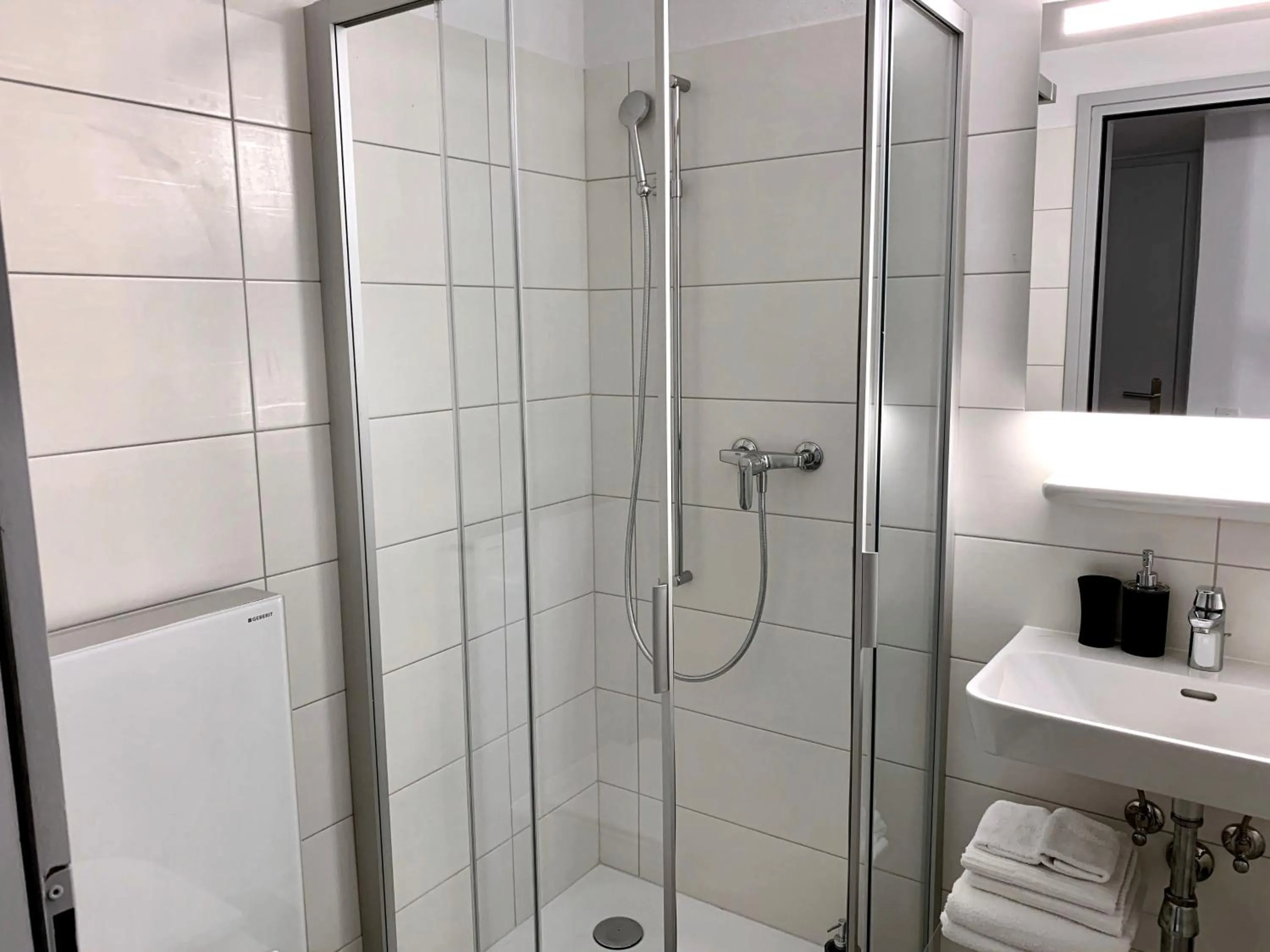 Bathroom in Great2Stay City Center Apartments Locarno