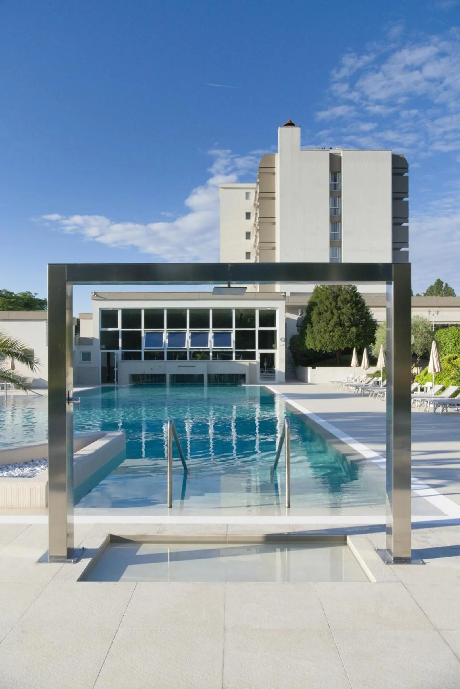 Swimming pool in Hotel Des Bains Terme