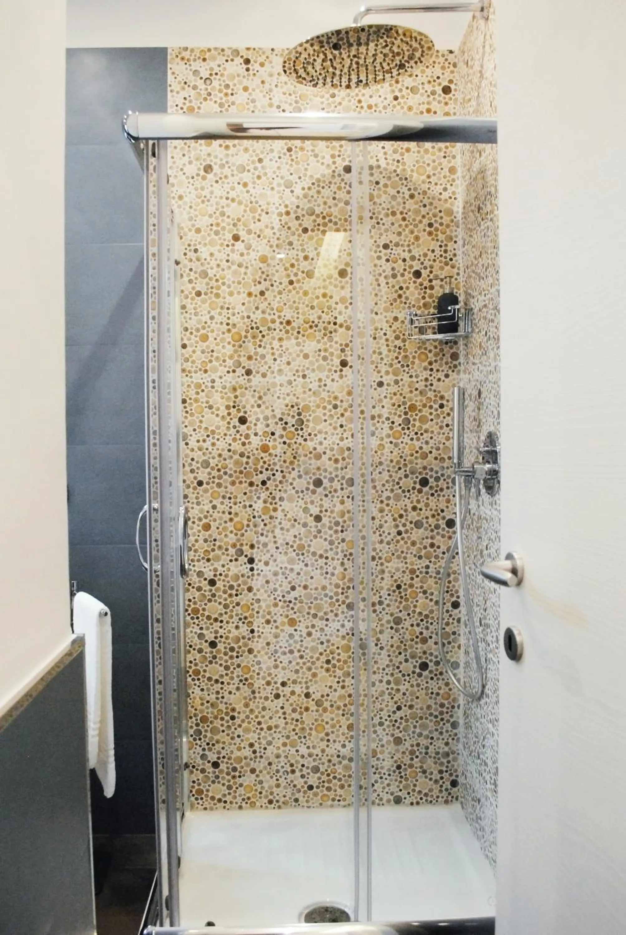 Shower in Morris Bed & Breakfast