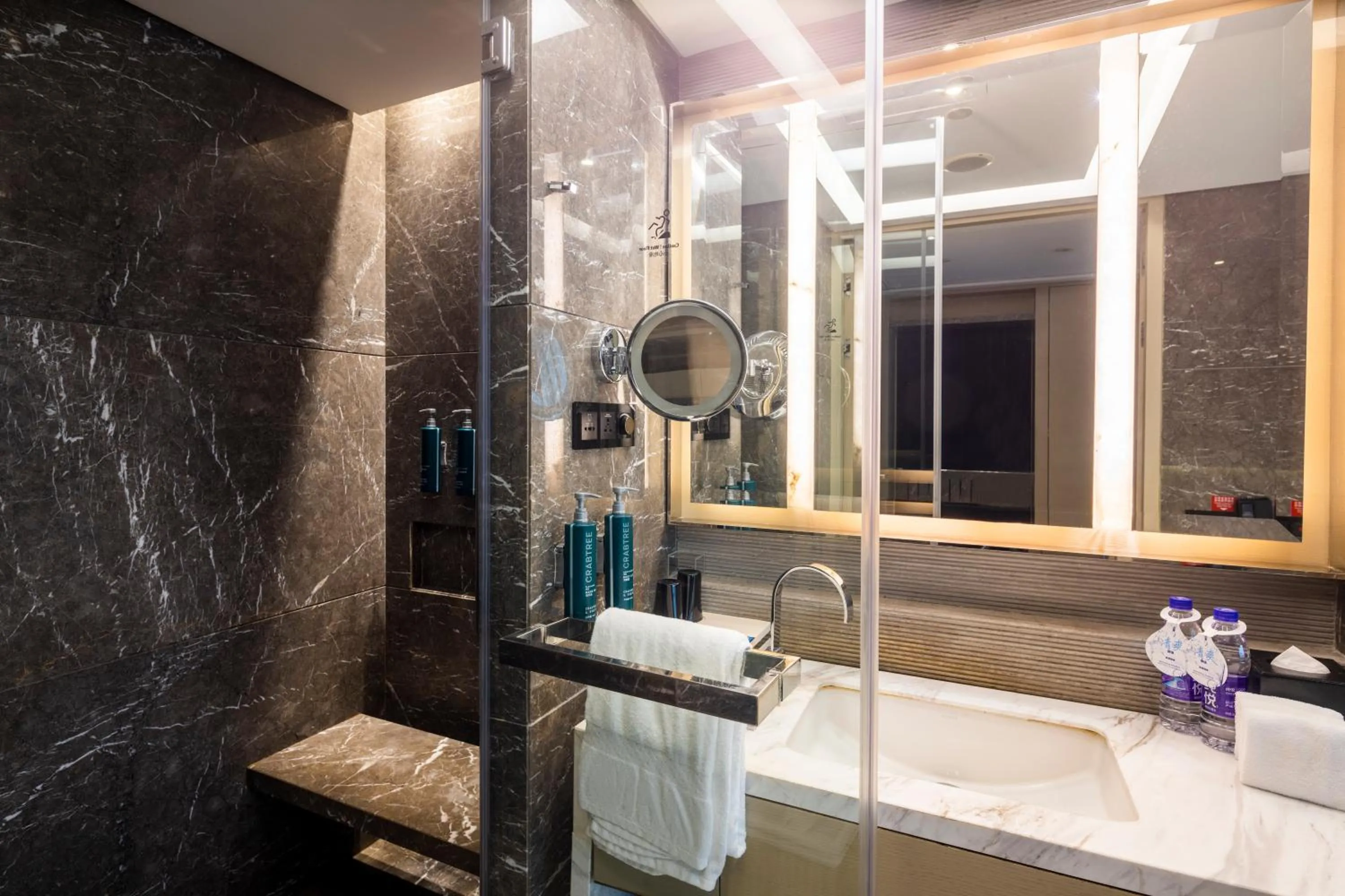 Shower in Hilton Xi'an High-tech Zone