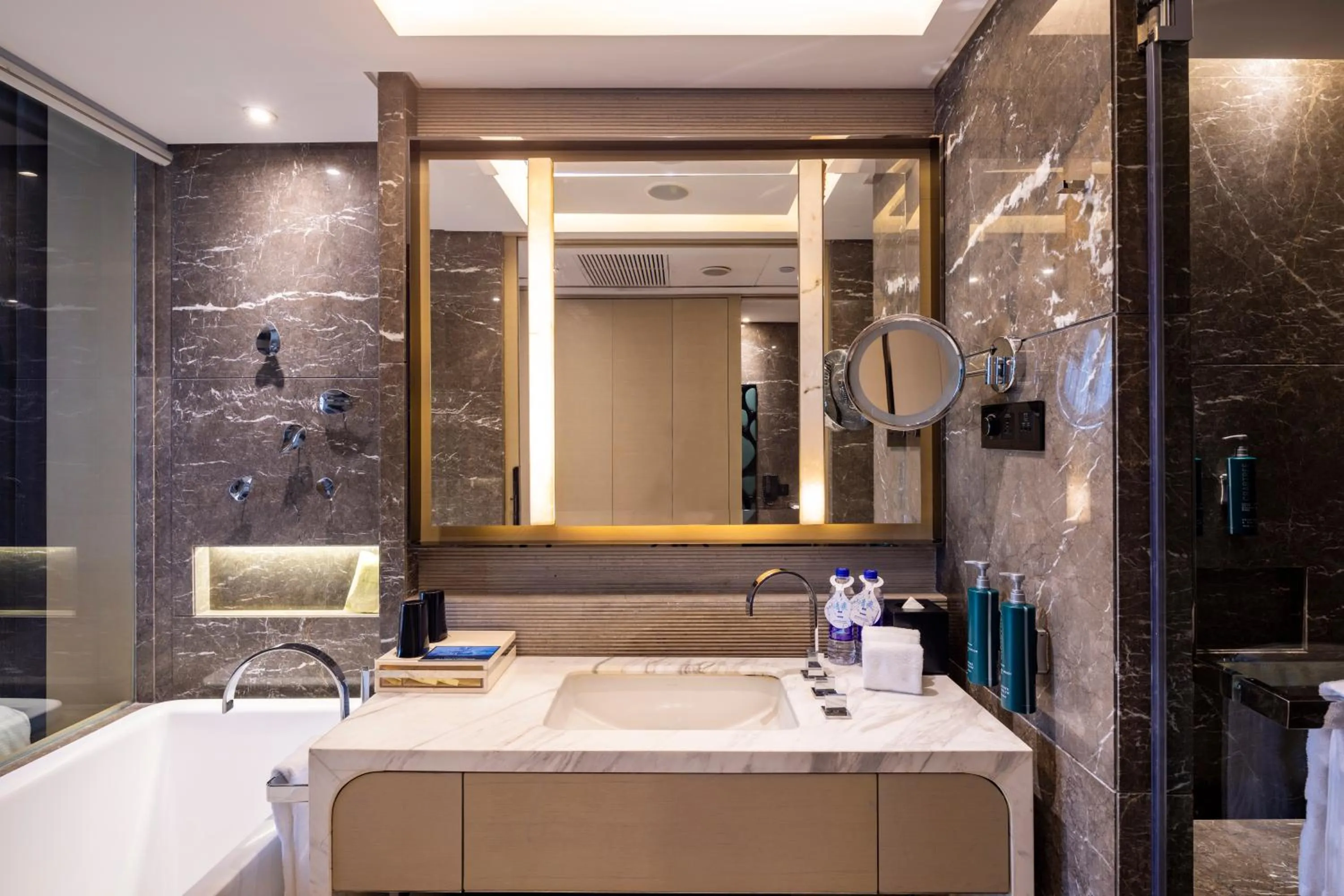 Shower in Hilton Xi'an High-tech Zone