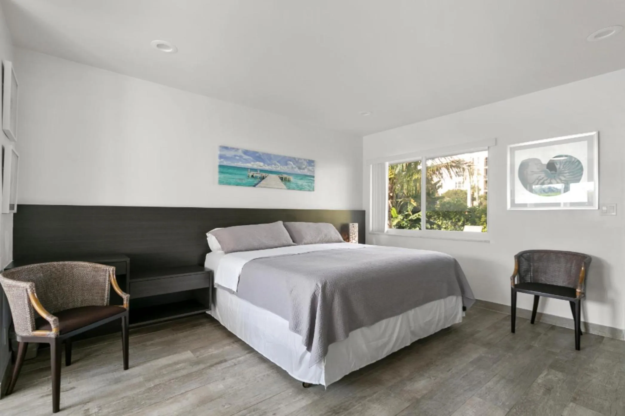 Bed in Elizabeth House Inn