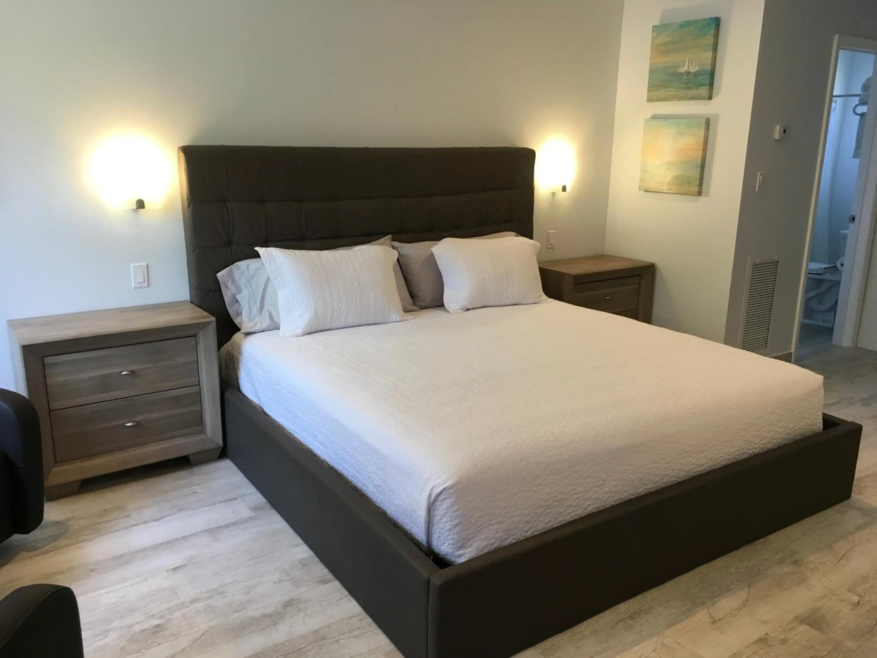 Bed in Elizabeth House Inn