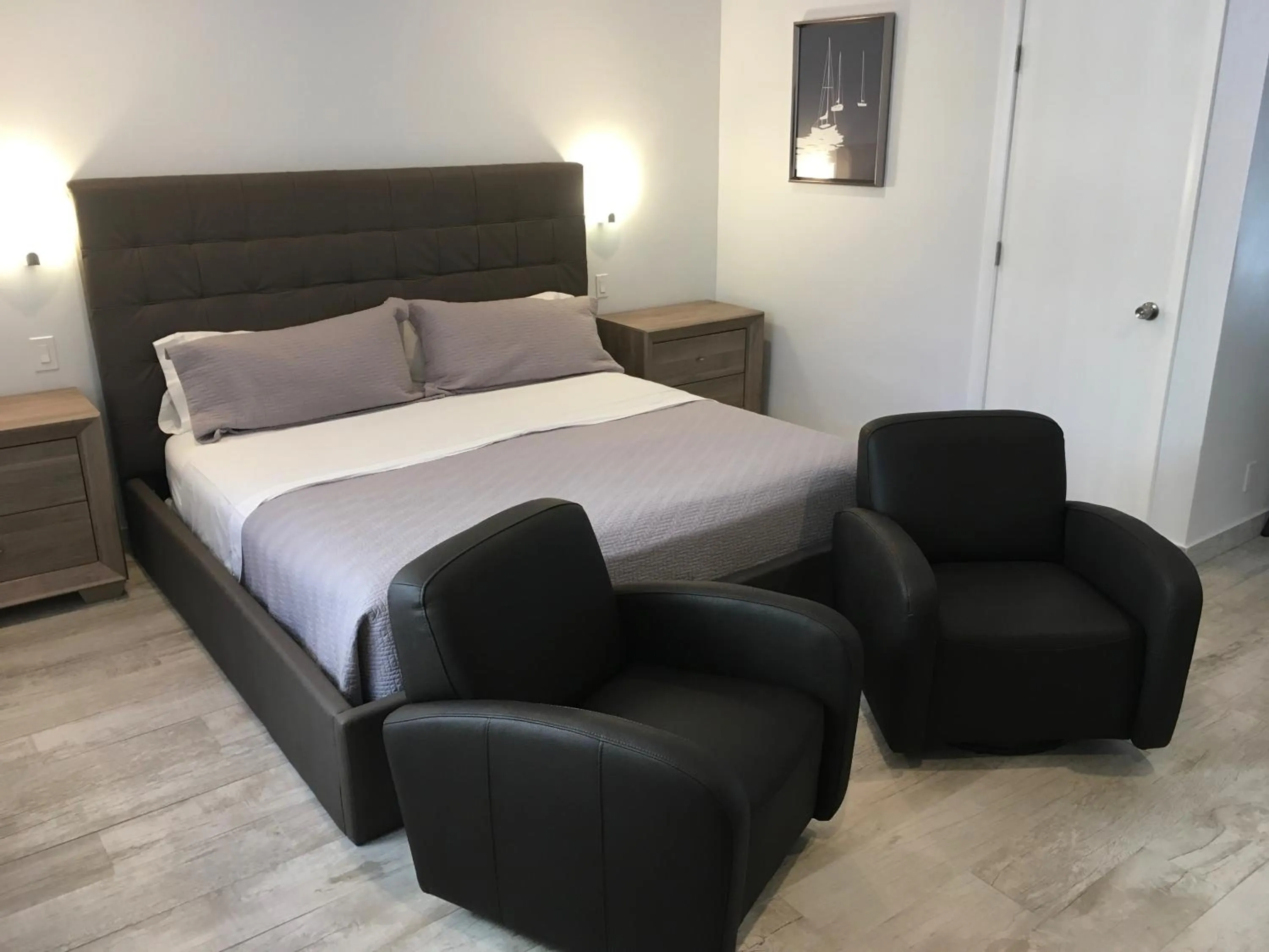 Bed in Elizabeth House Inn