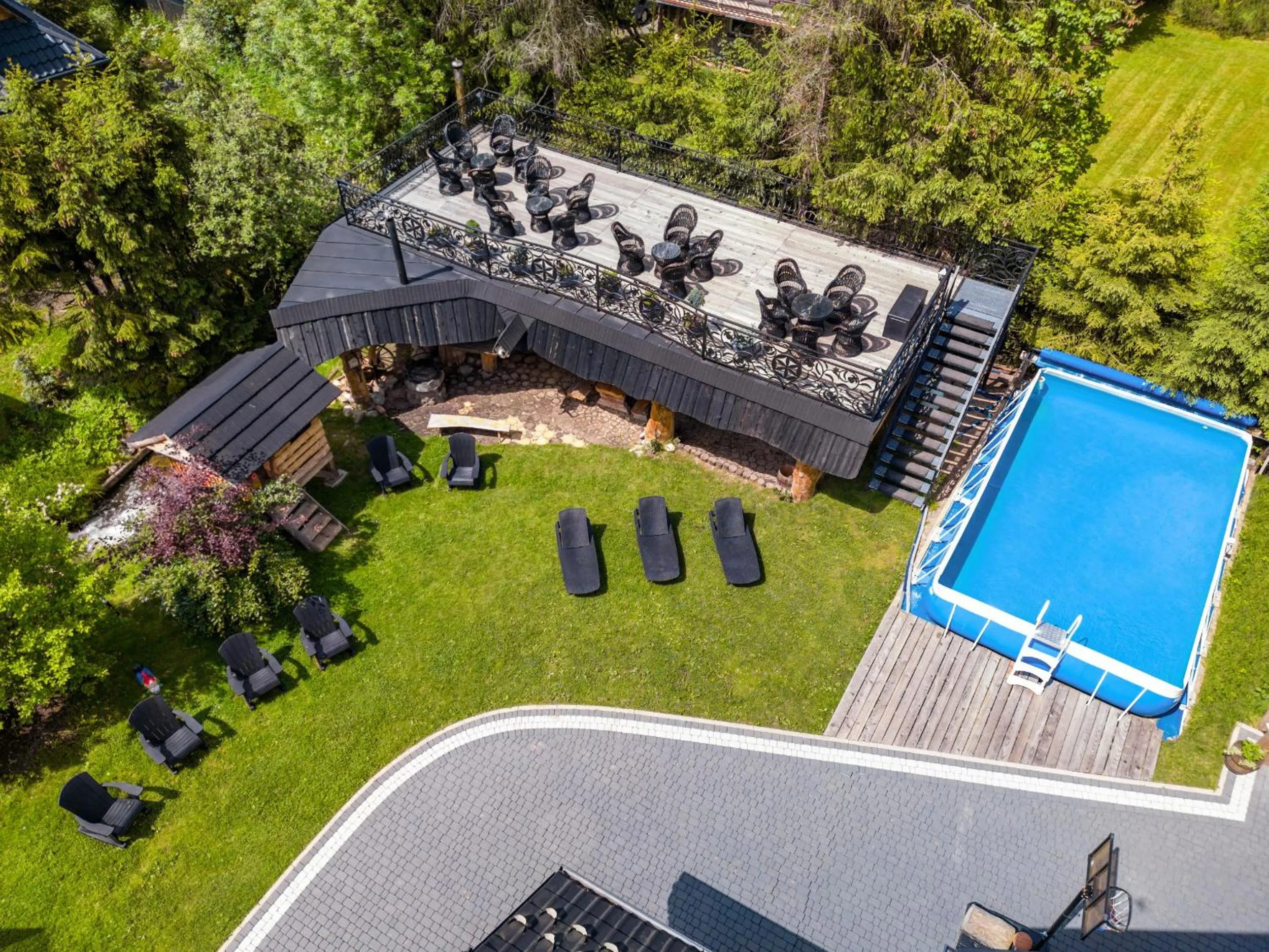 Swimming pool in Leśny Dwór