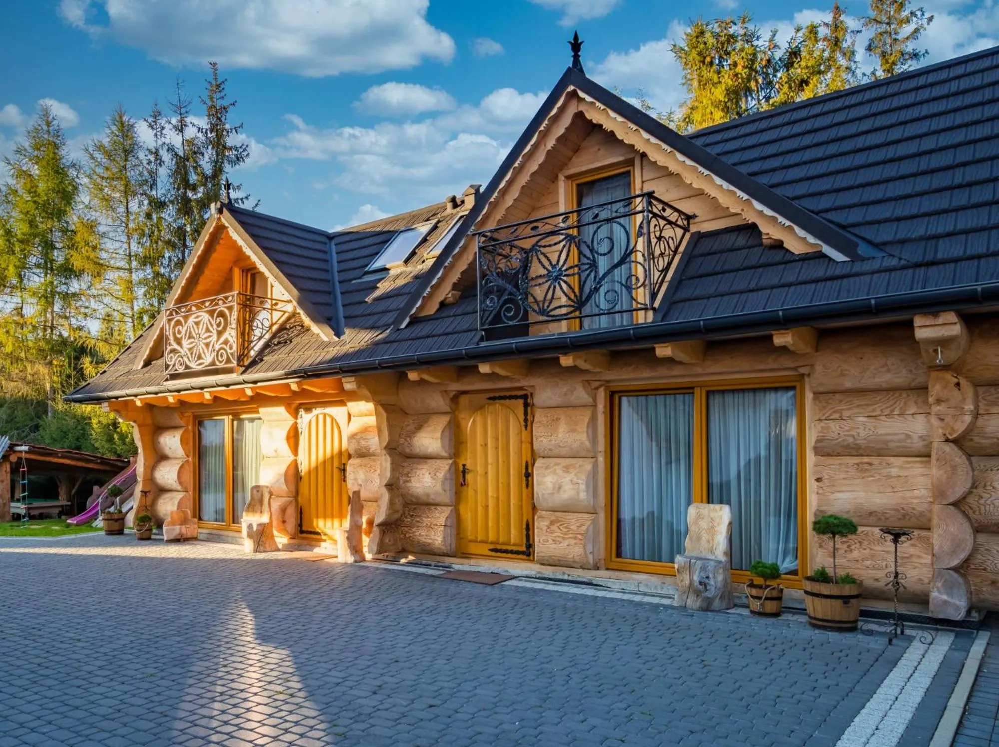 Property building in Leśny Dwór