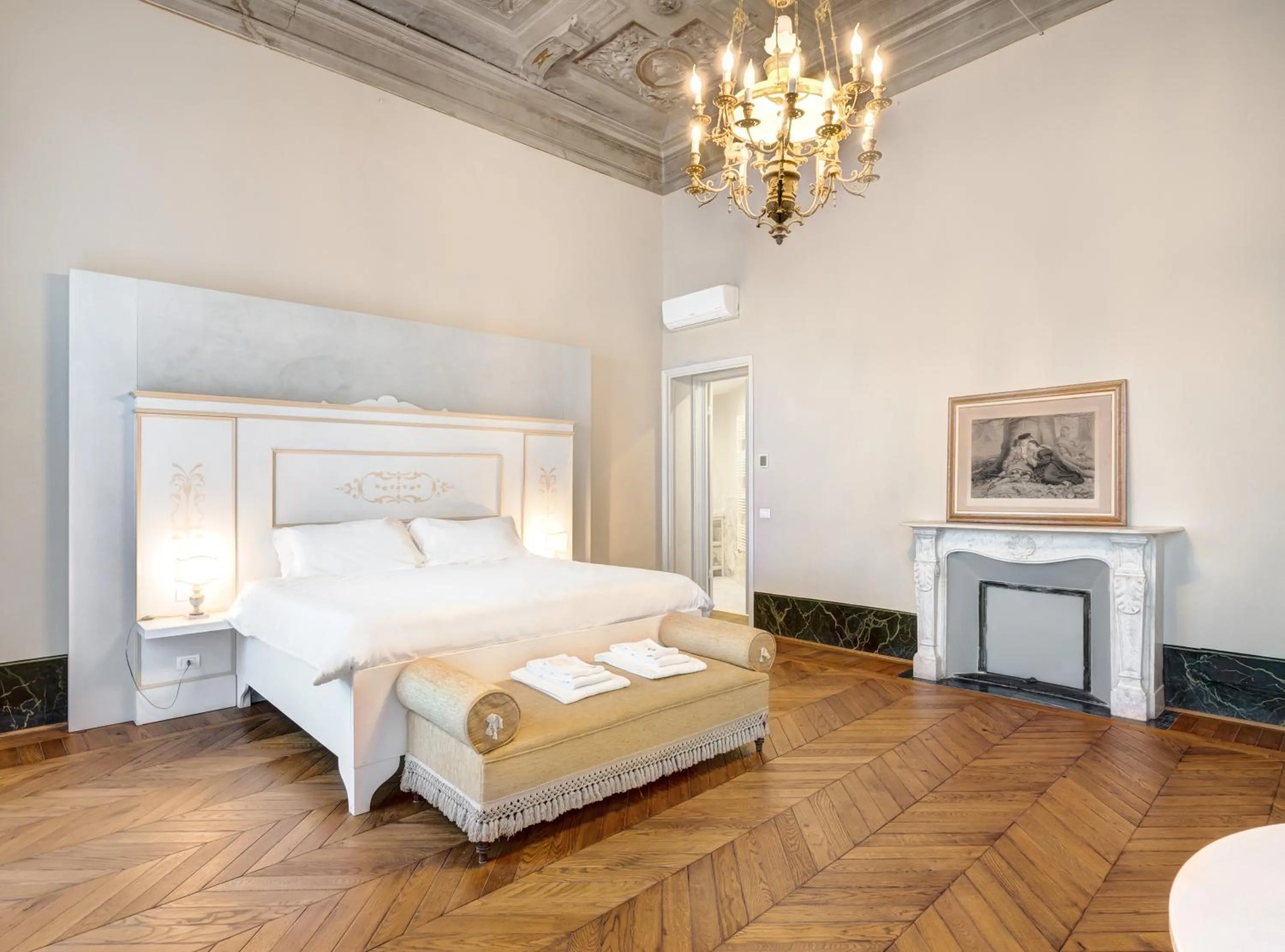 Bed in Palazzo D'Oltrarno - Residenza D'Epoca