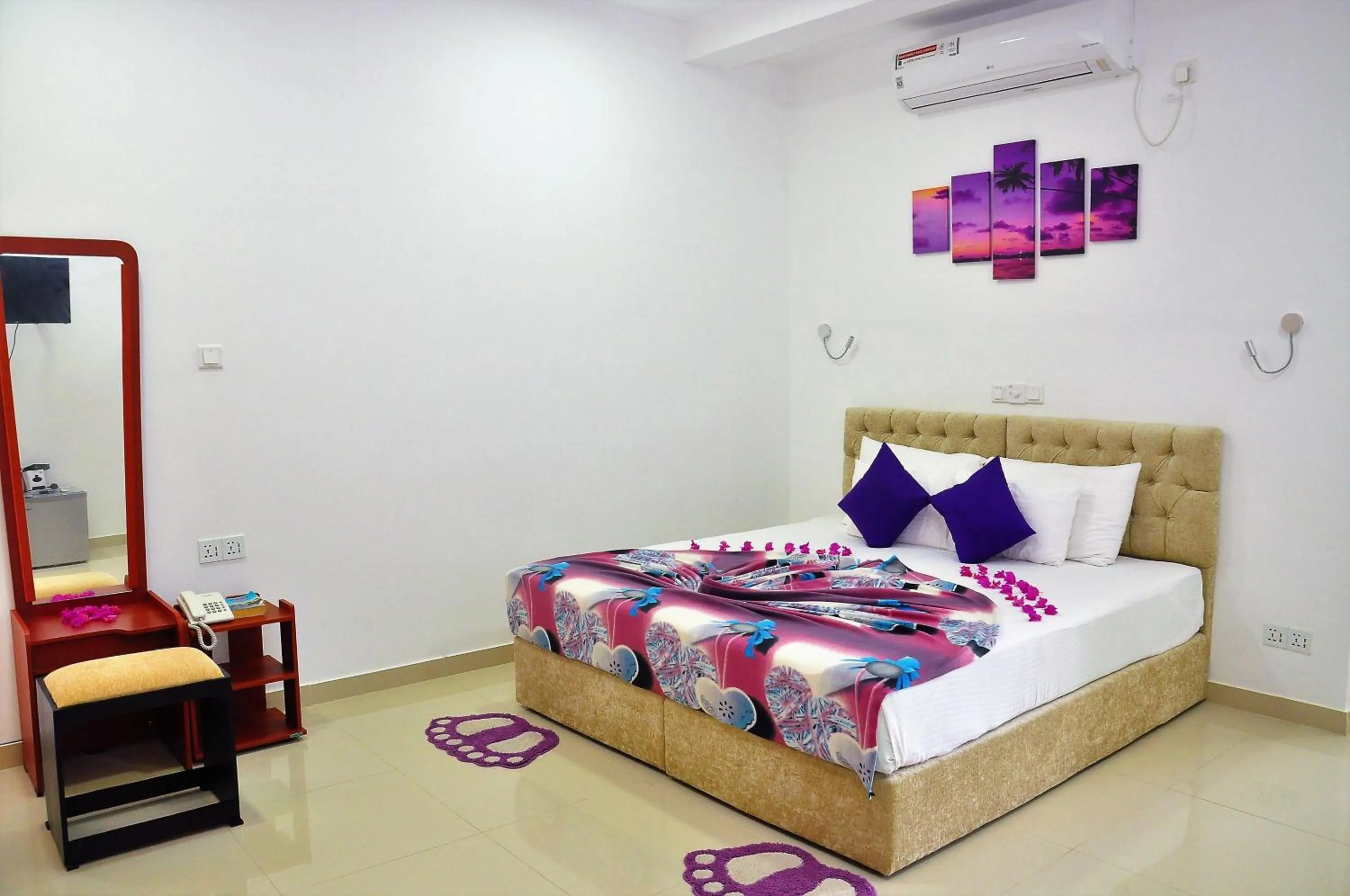 Bed in Amber House Lanka