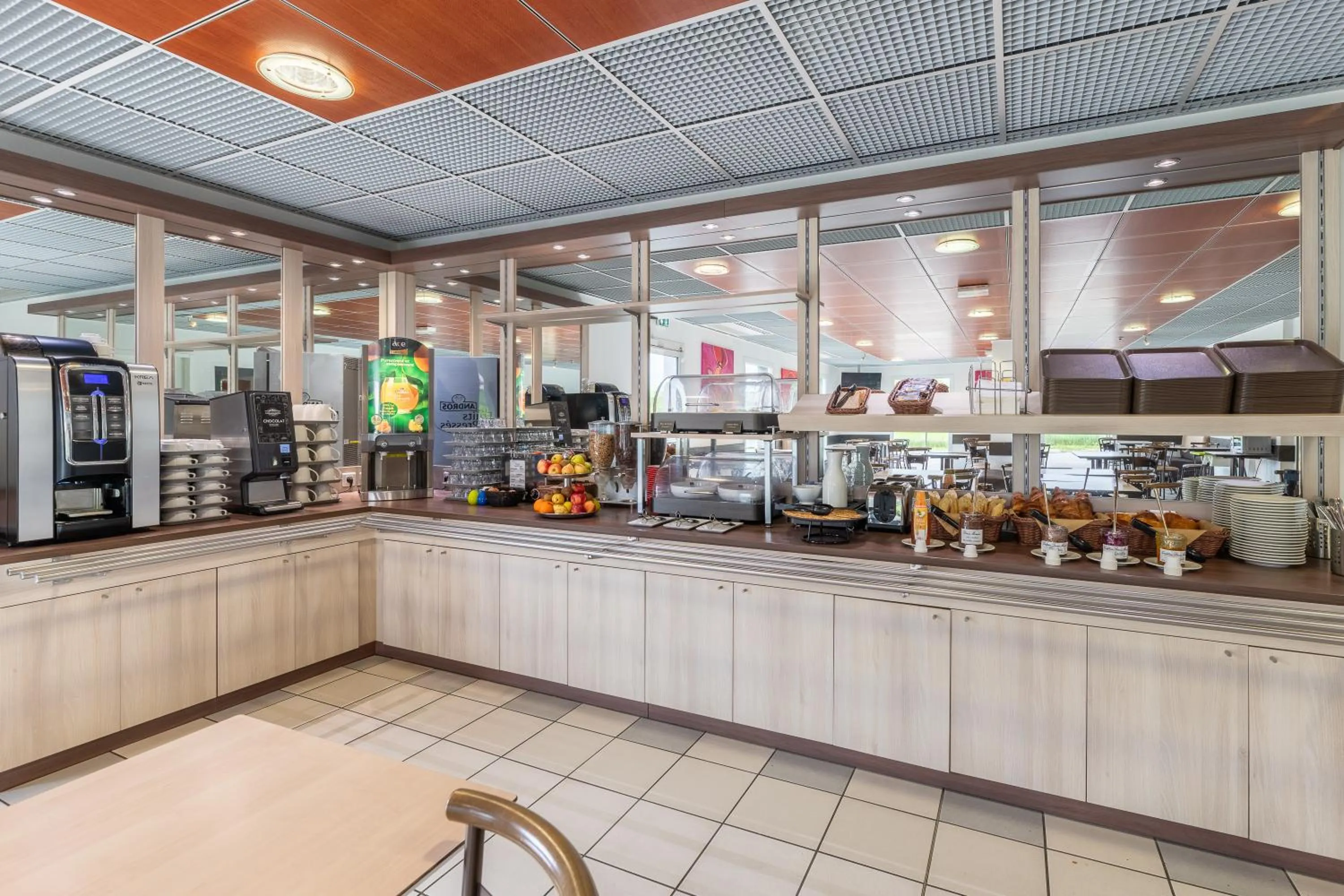 Buffet breakfast in Ace Hotel Roanne