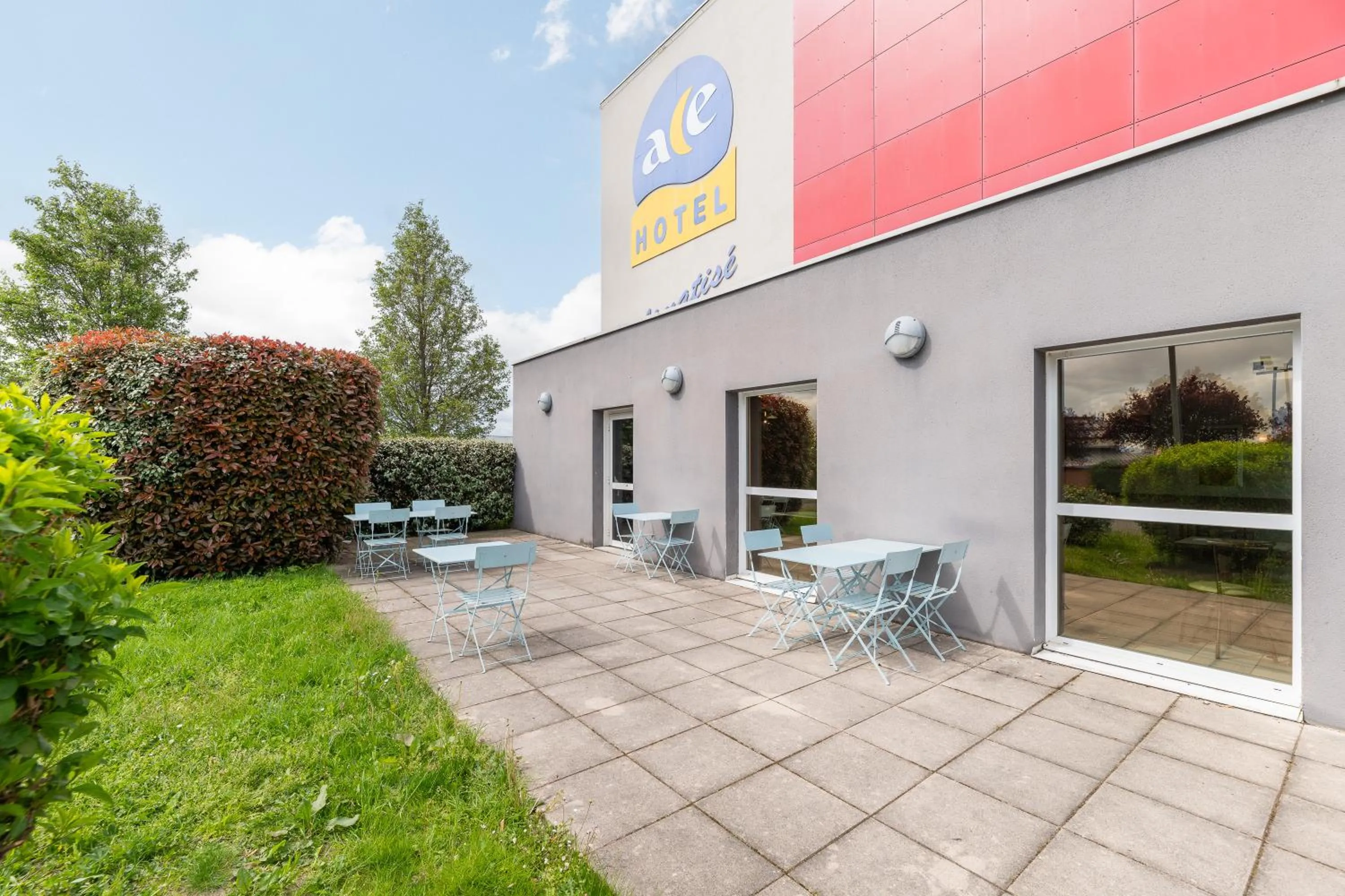 Patio in Ace Hotel Roanne