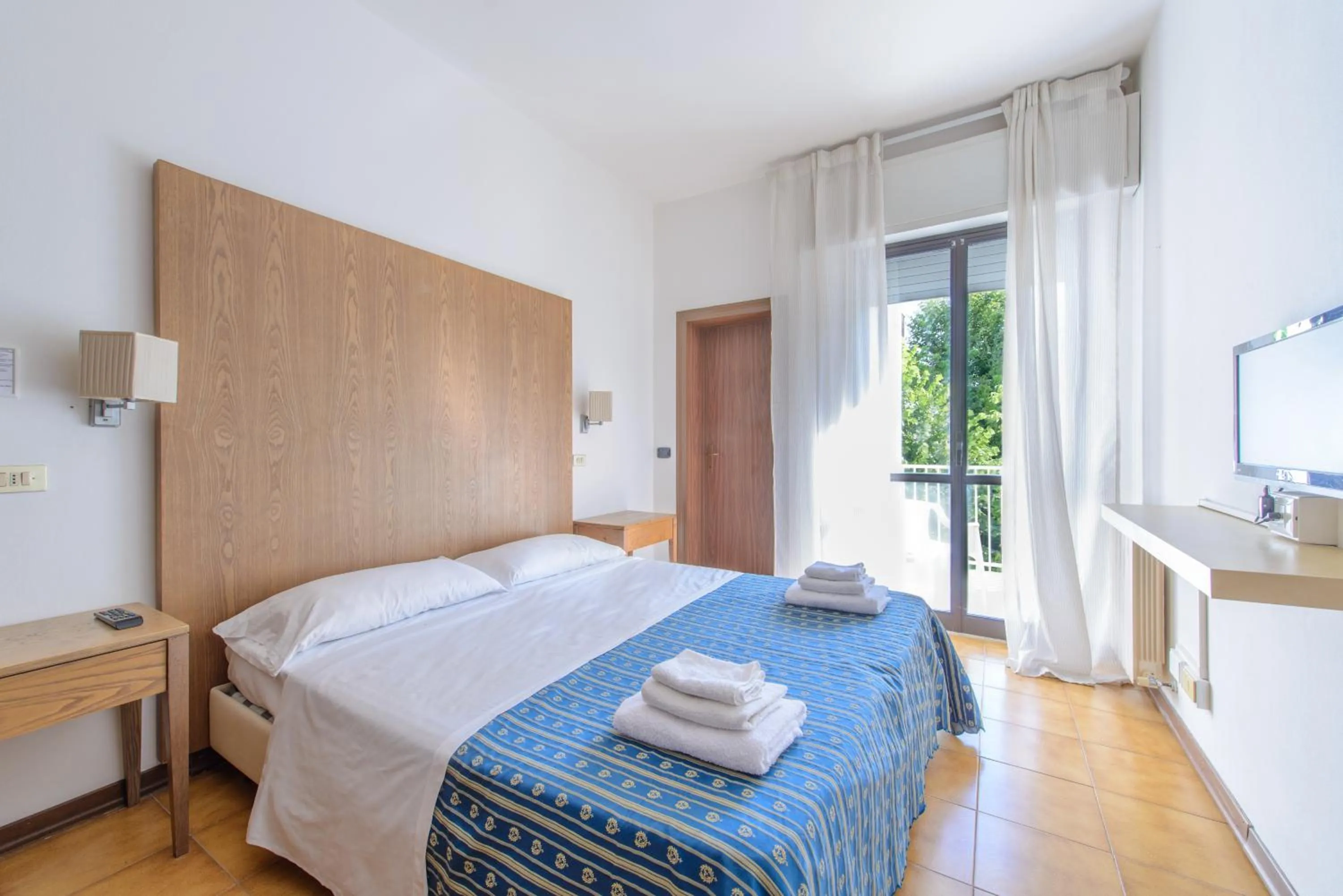 Bed in Hotel Avana Mare