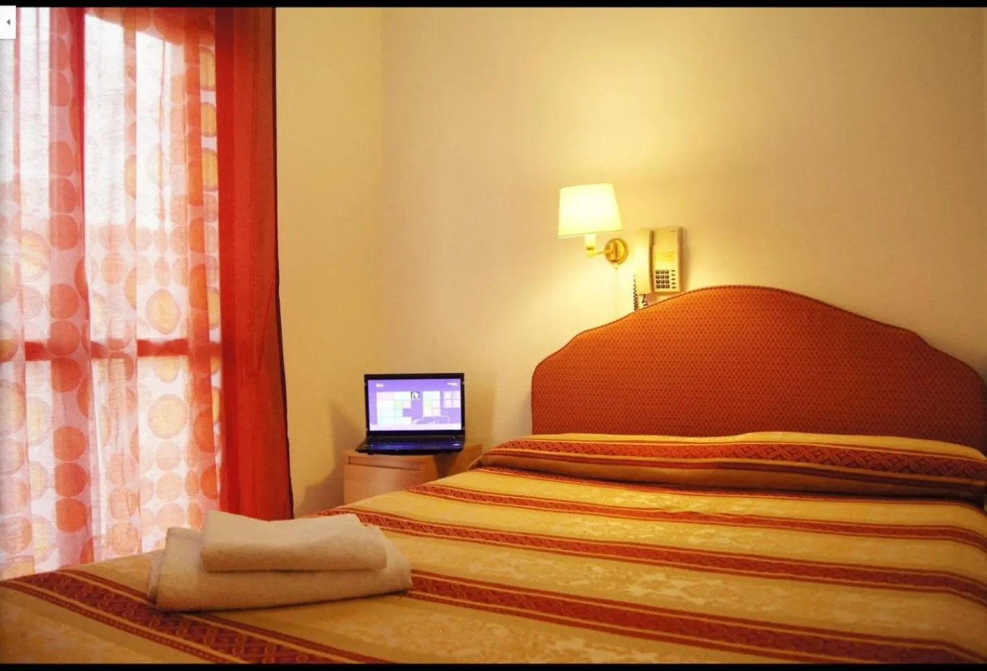 Bed in Hotel Avana Mare