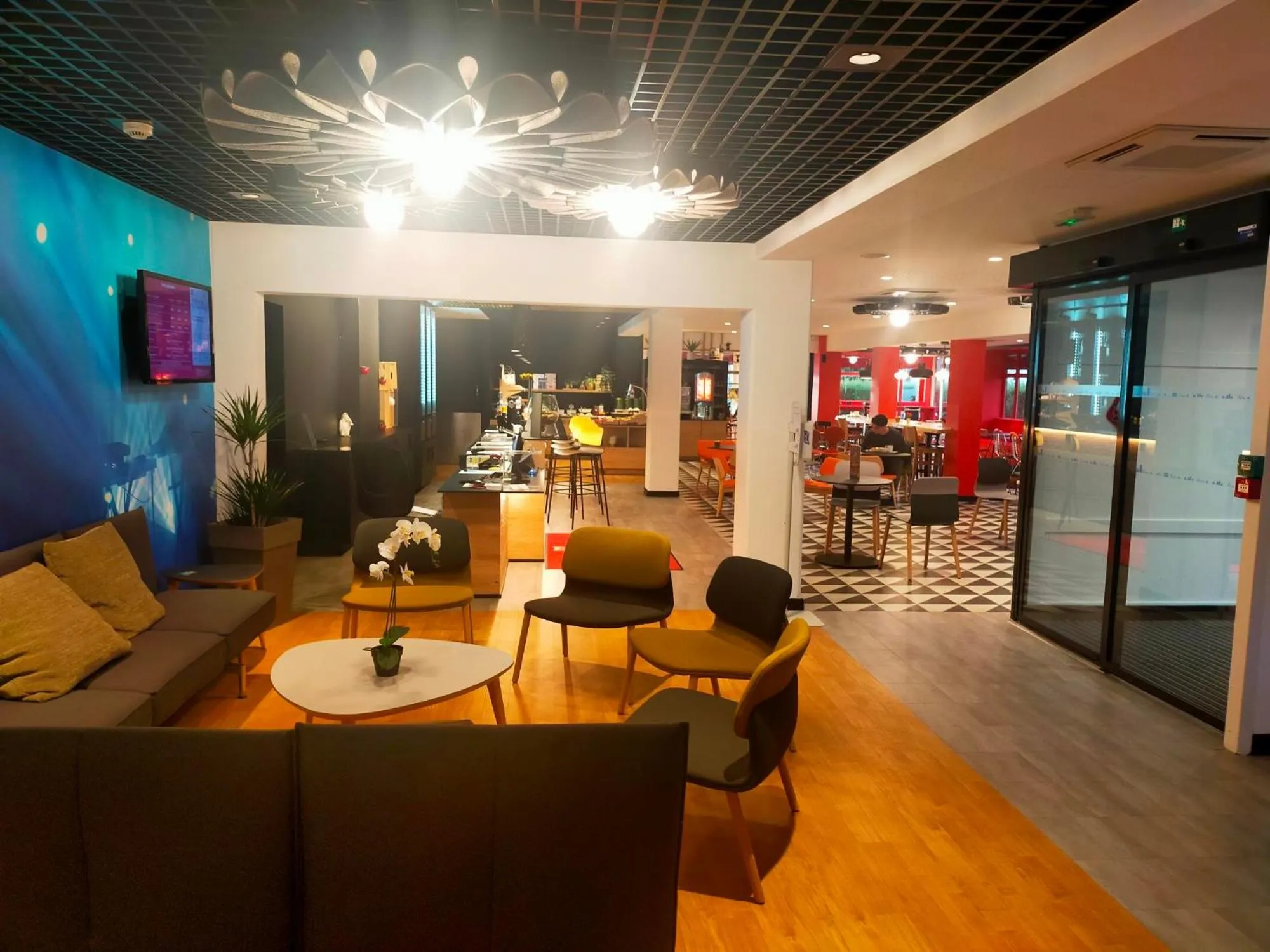 Lobby or reception in ibis Strasbourg Sud La Vigie