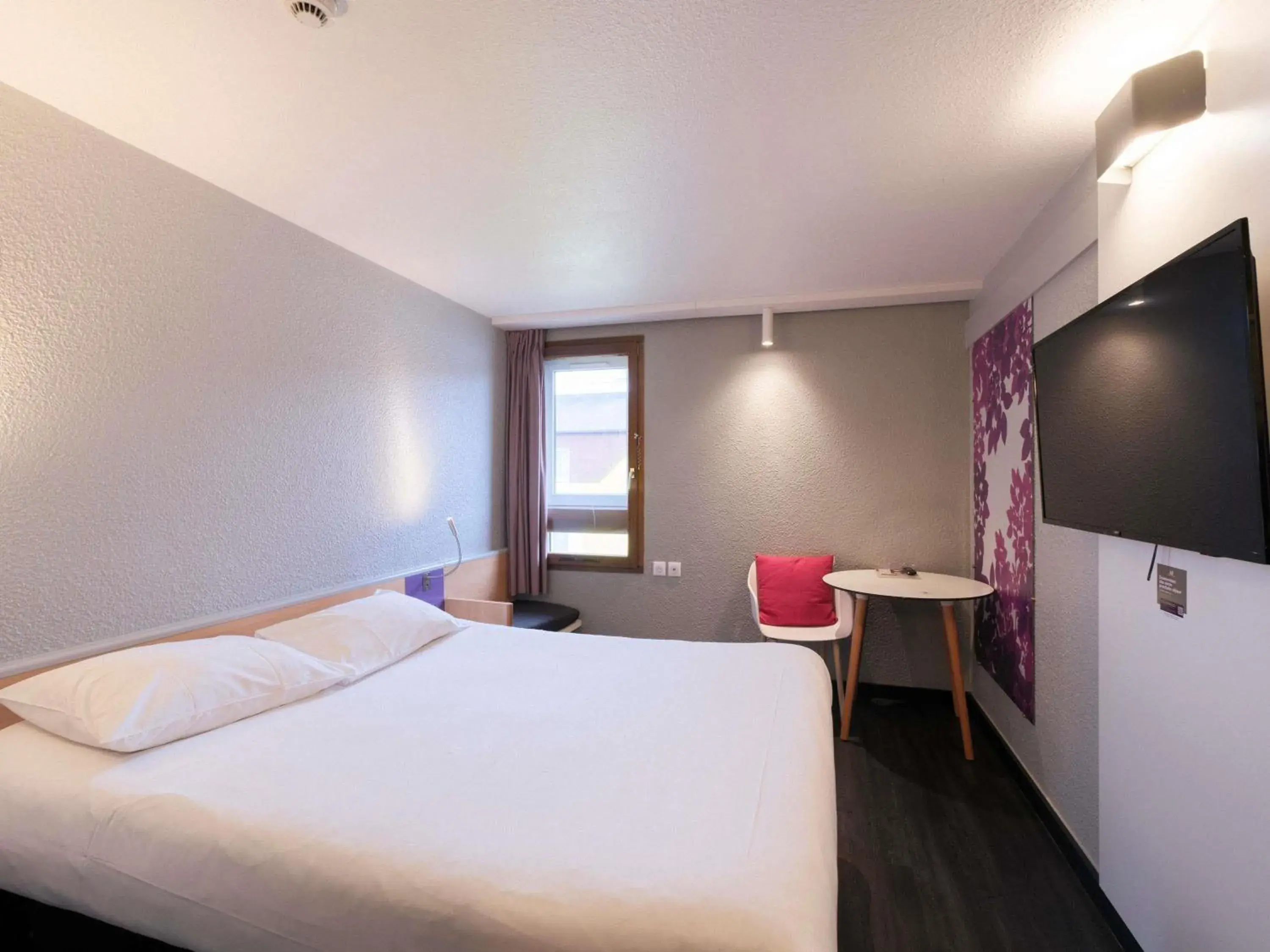 Standard Double Room in ibis Strasbourg Sud La Vigie Standard Double Room in ibis Strasbourg Sud La Vigie