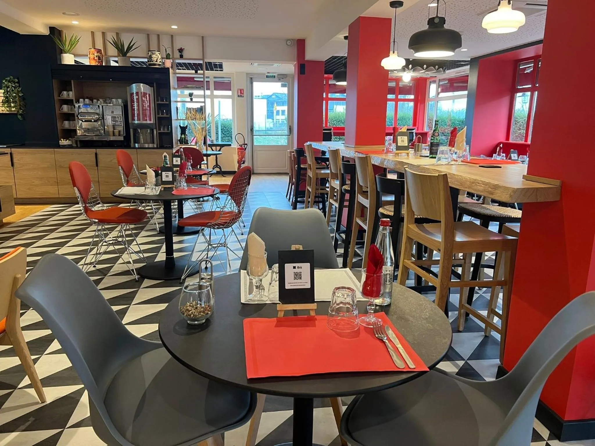 Restaurant/places to eat in ibis Strasbourg Sud La Vigie