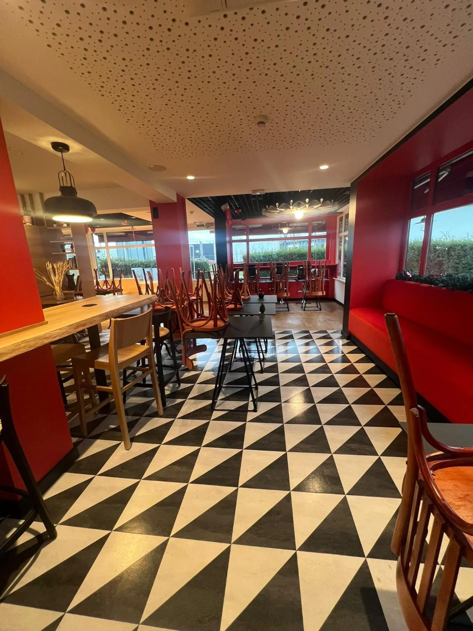 Restaurant/places to eat in ibis Strasbourg Sud La Vigie