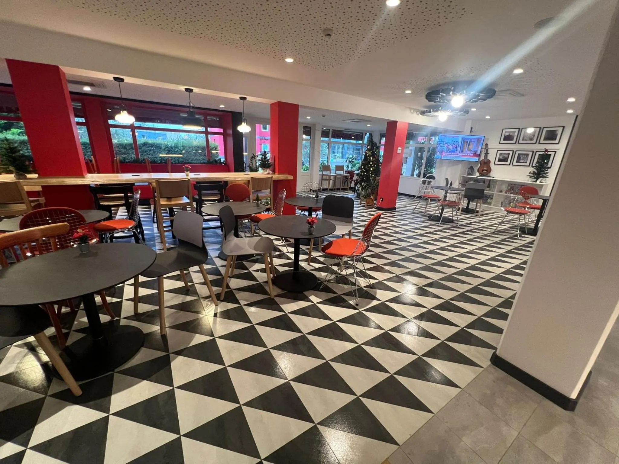 Lounge or bar in ibis Strasbourg Sud La Vigie