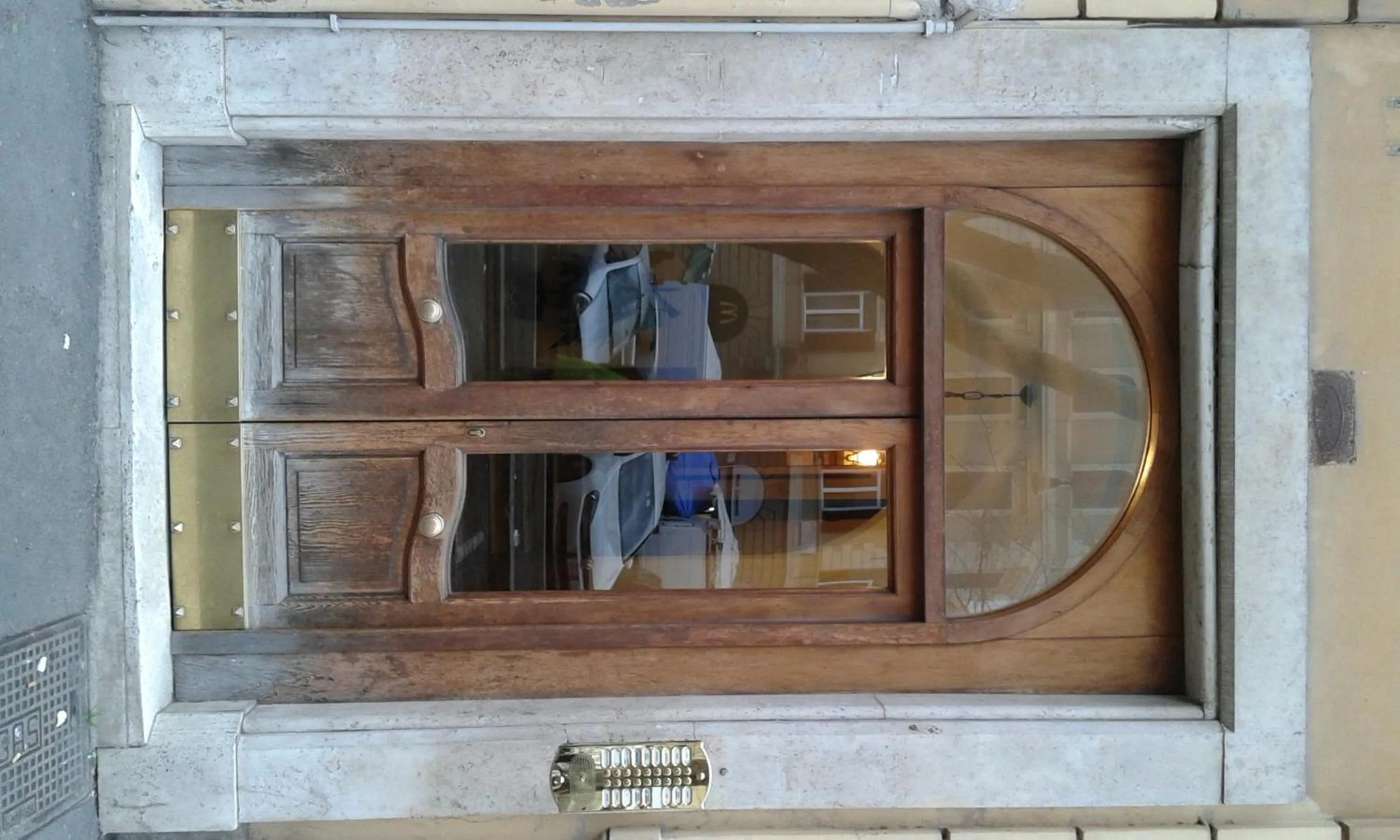 Facade/entrance in Caesar's Rooms