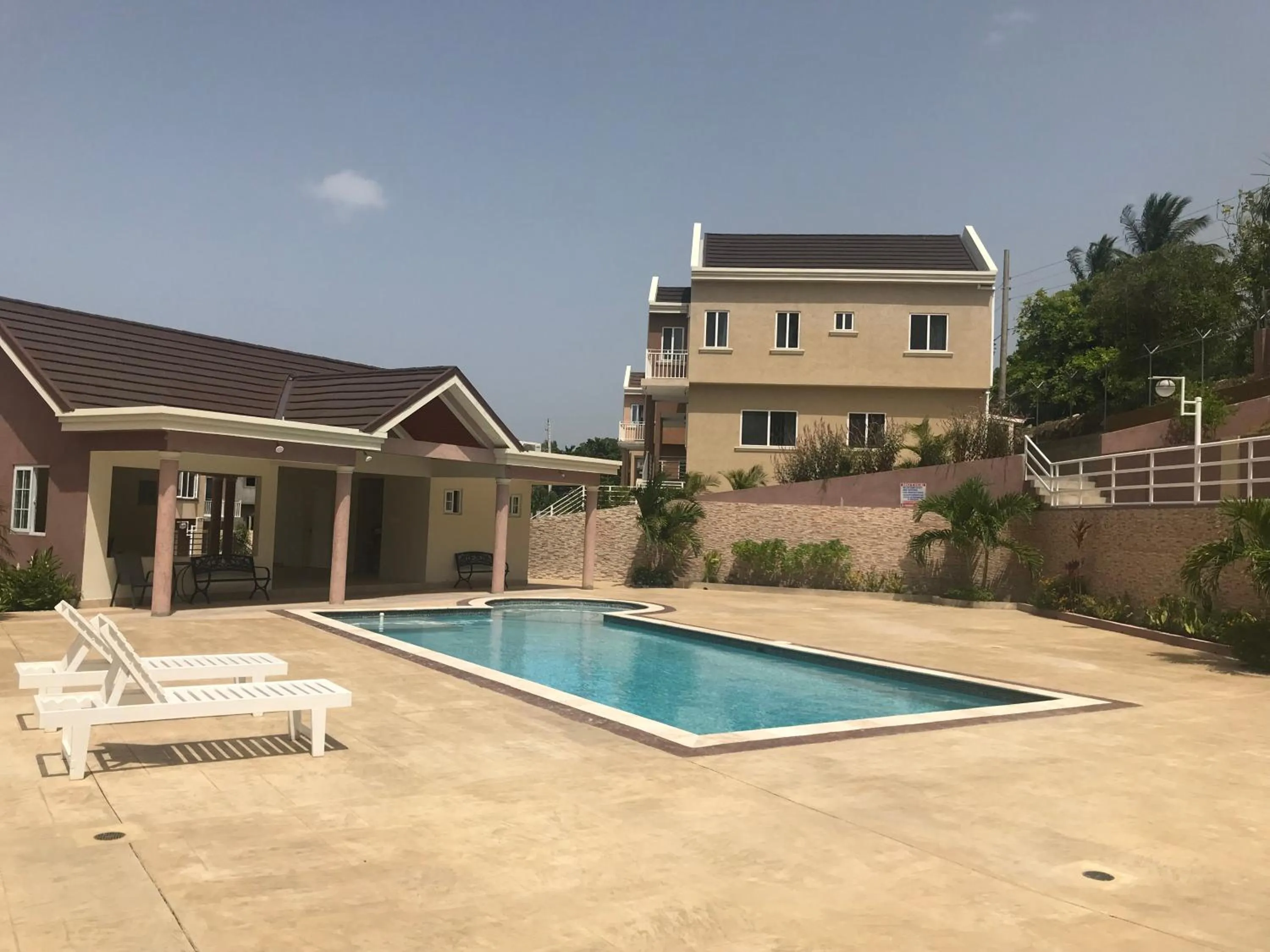 Swimming pool in Tropical Luxury Dreams