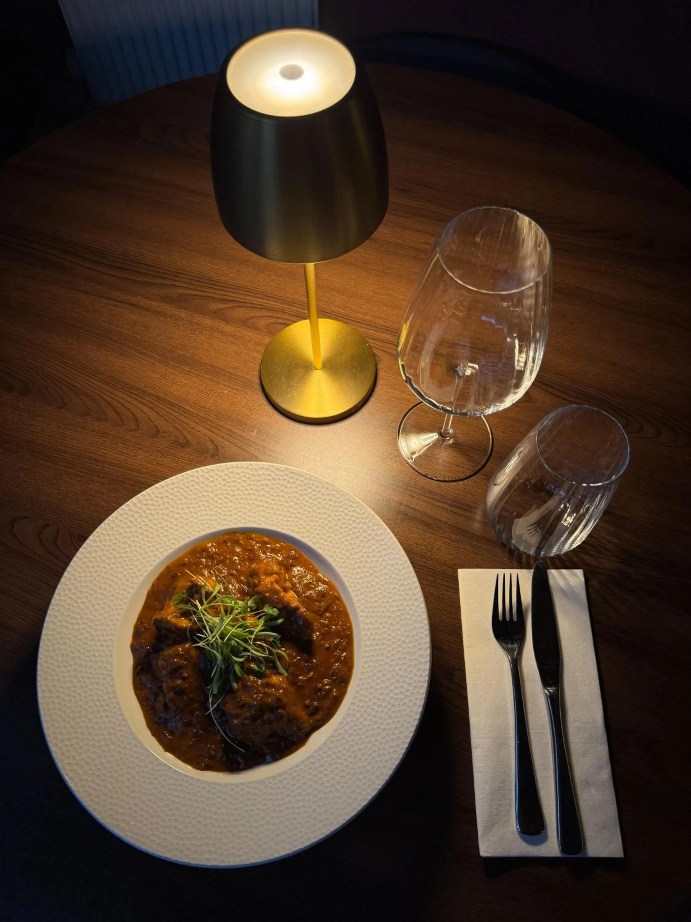 Nomi Rooms & Restaurant