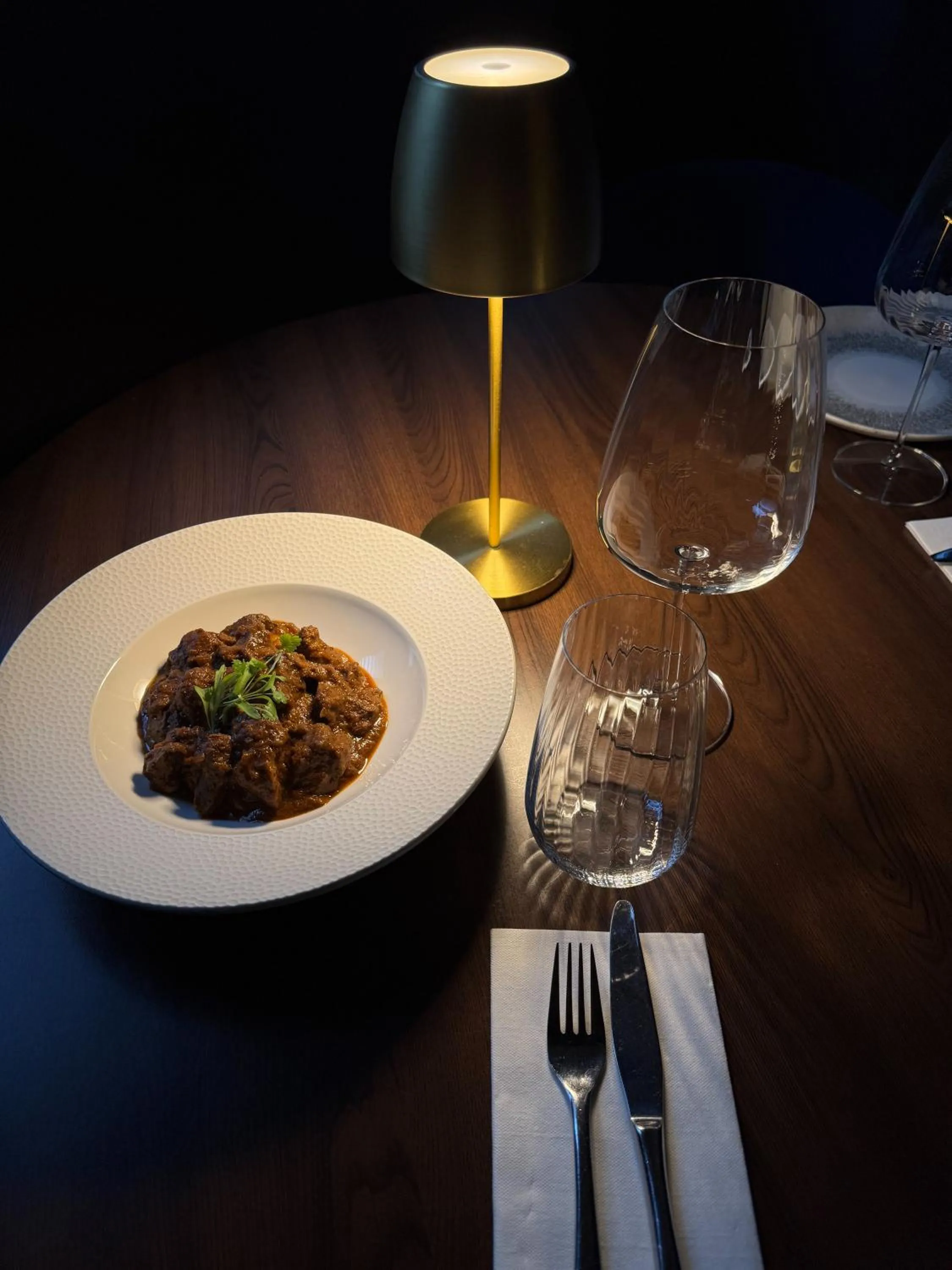 Nomi Rooms & Restaurant