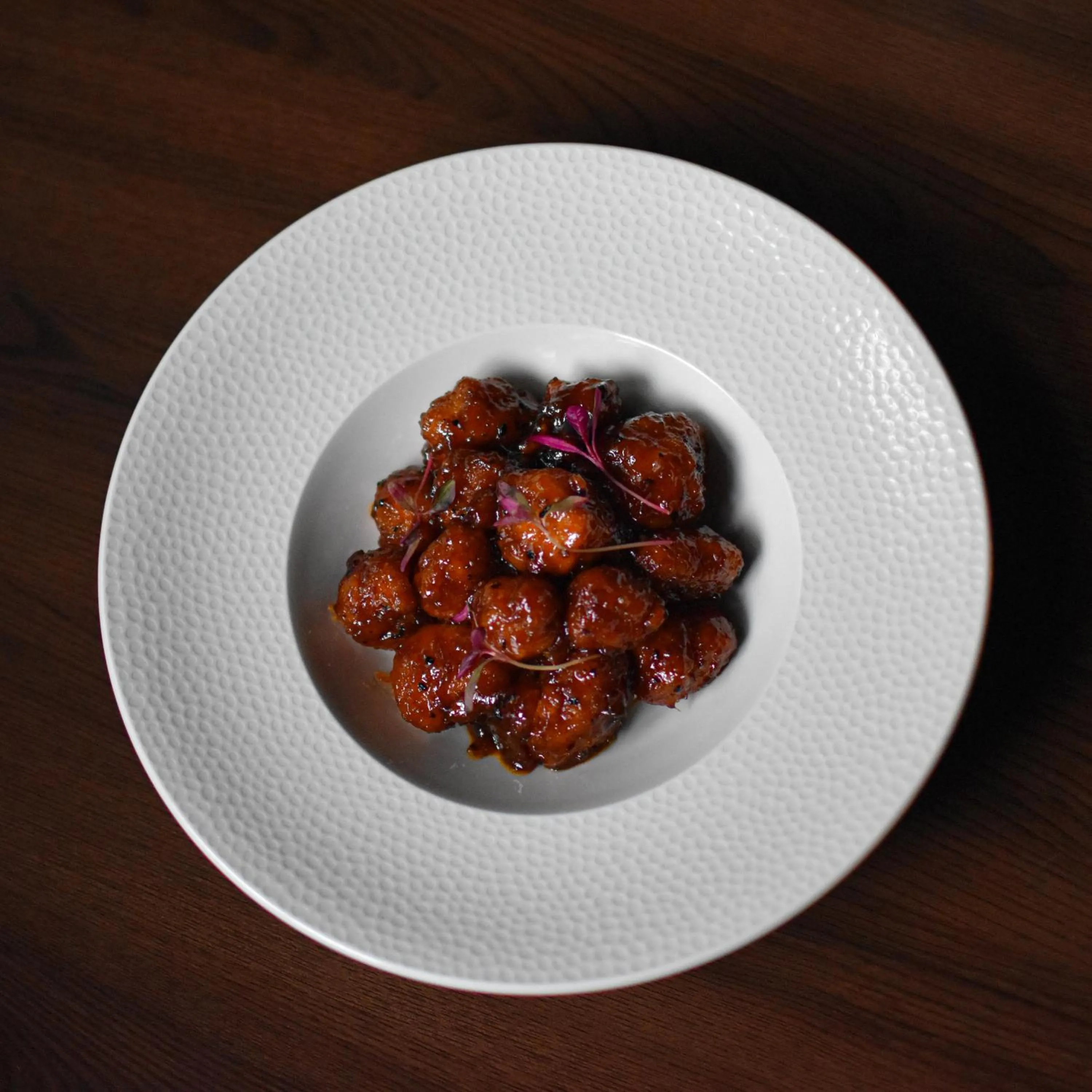 Nomi Rooms & Restaurant