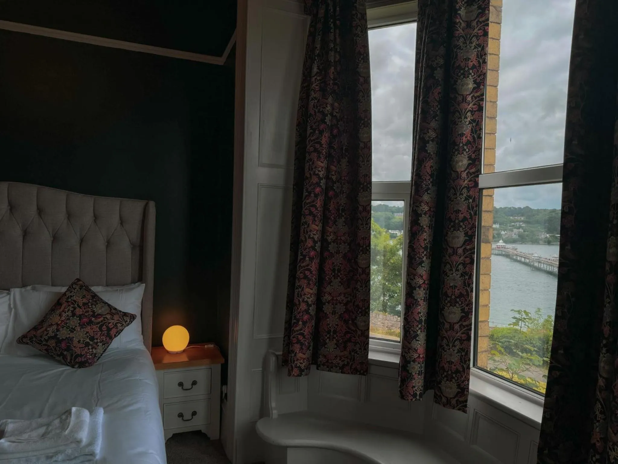 Bathroom, Bed in Nomi Rooms & Restaurant