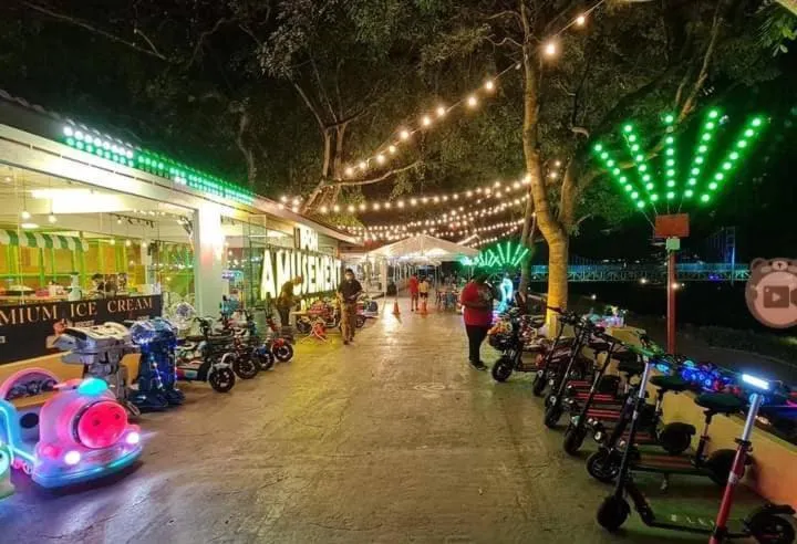 Night in K. Riverfront apartment