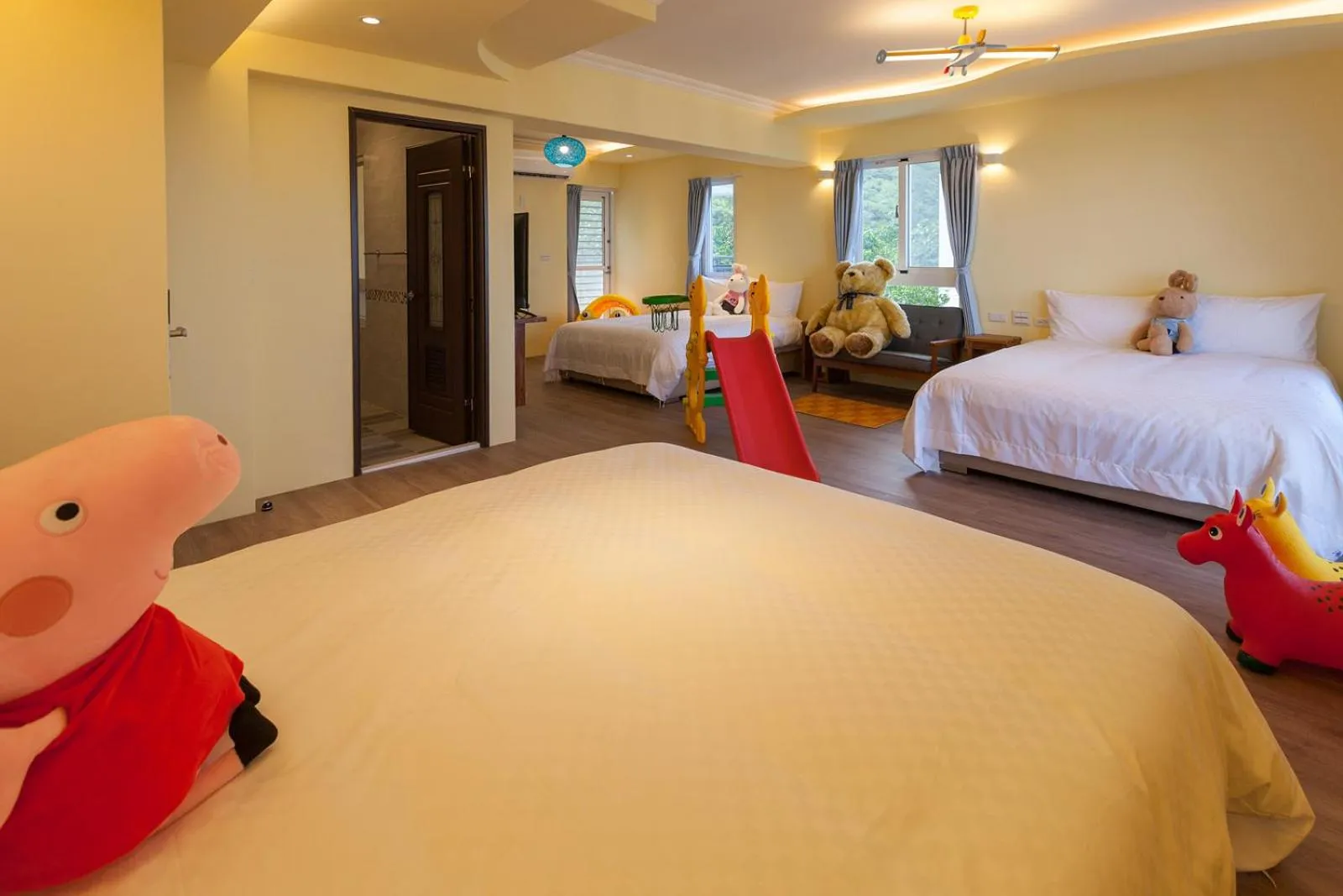 Bed in Sea Dragonfly