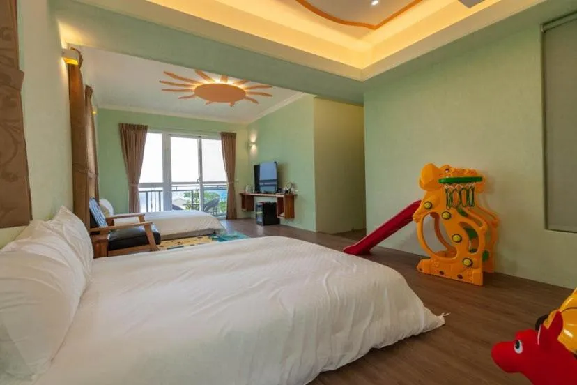 Bed in Sea Dragonfly