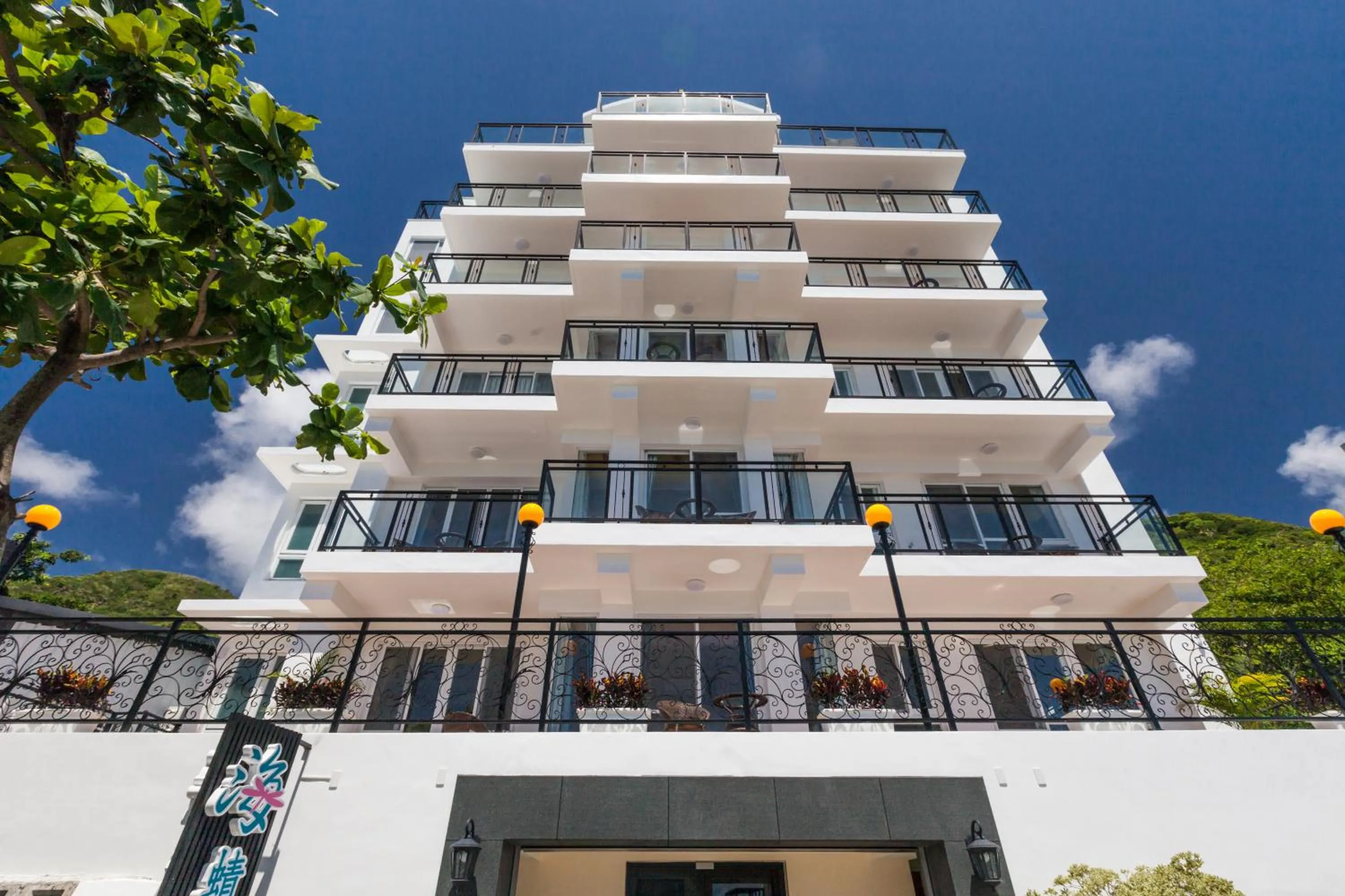 Property building in Sea Dragonfly