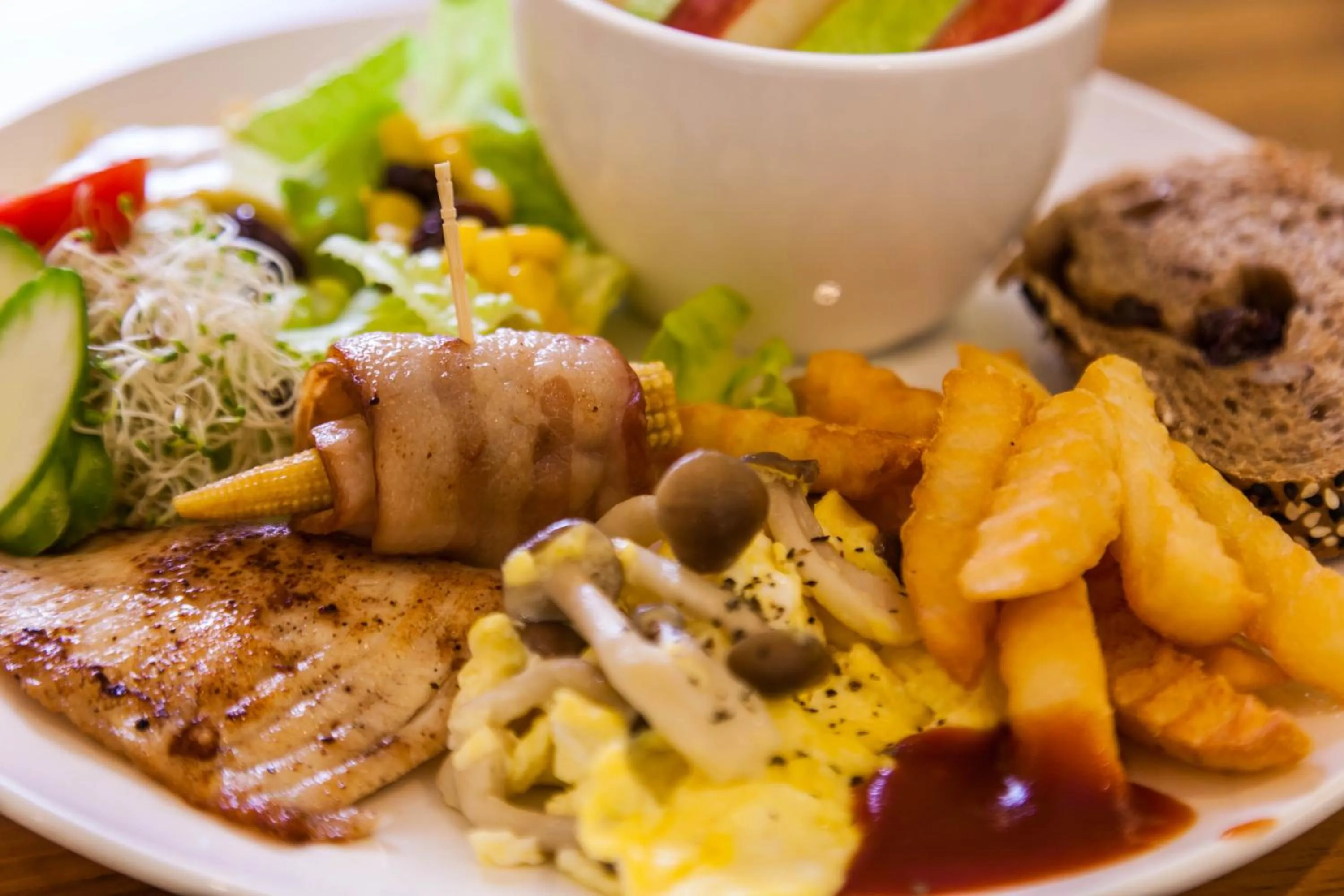 Breakfast in Sea Dragonfly