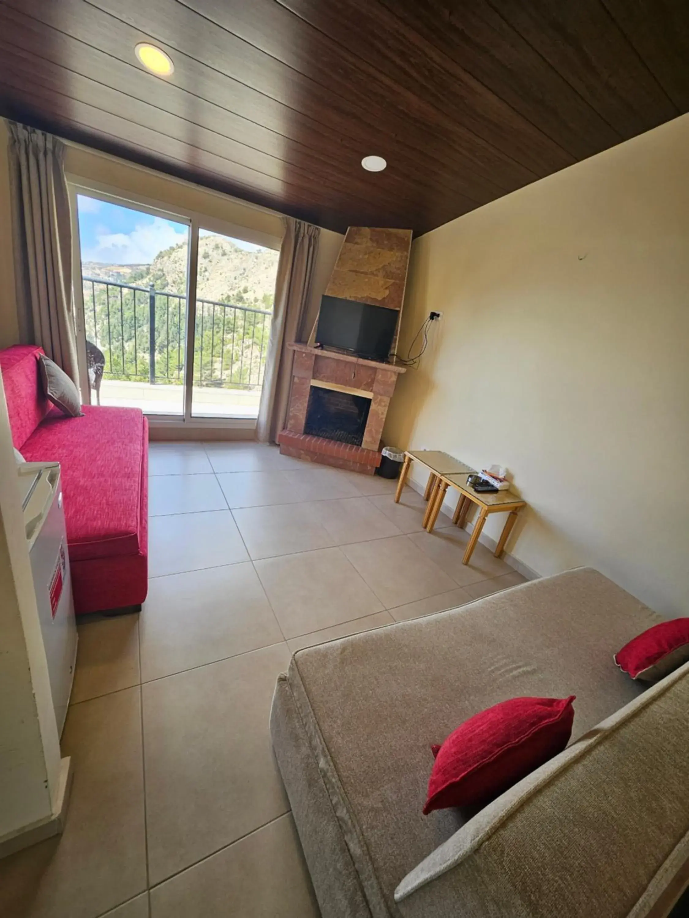 Suite with Balcony in Hotel L'Aiglon Suite with Balcony in Hotel L'Aiglon