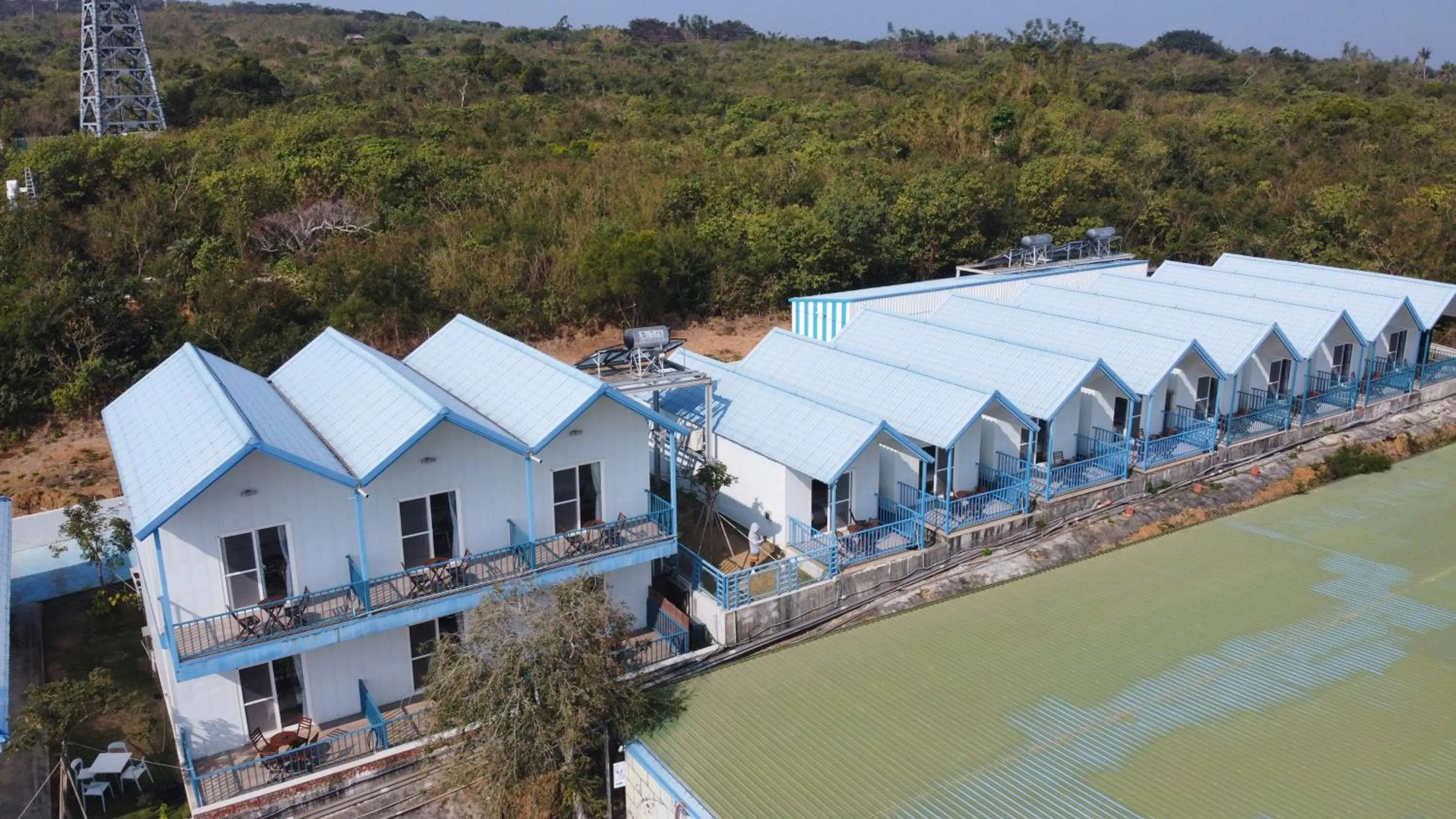 Property building in Loju Seaview Homestay