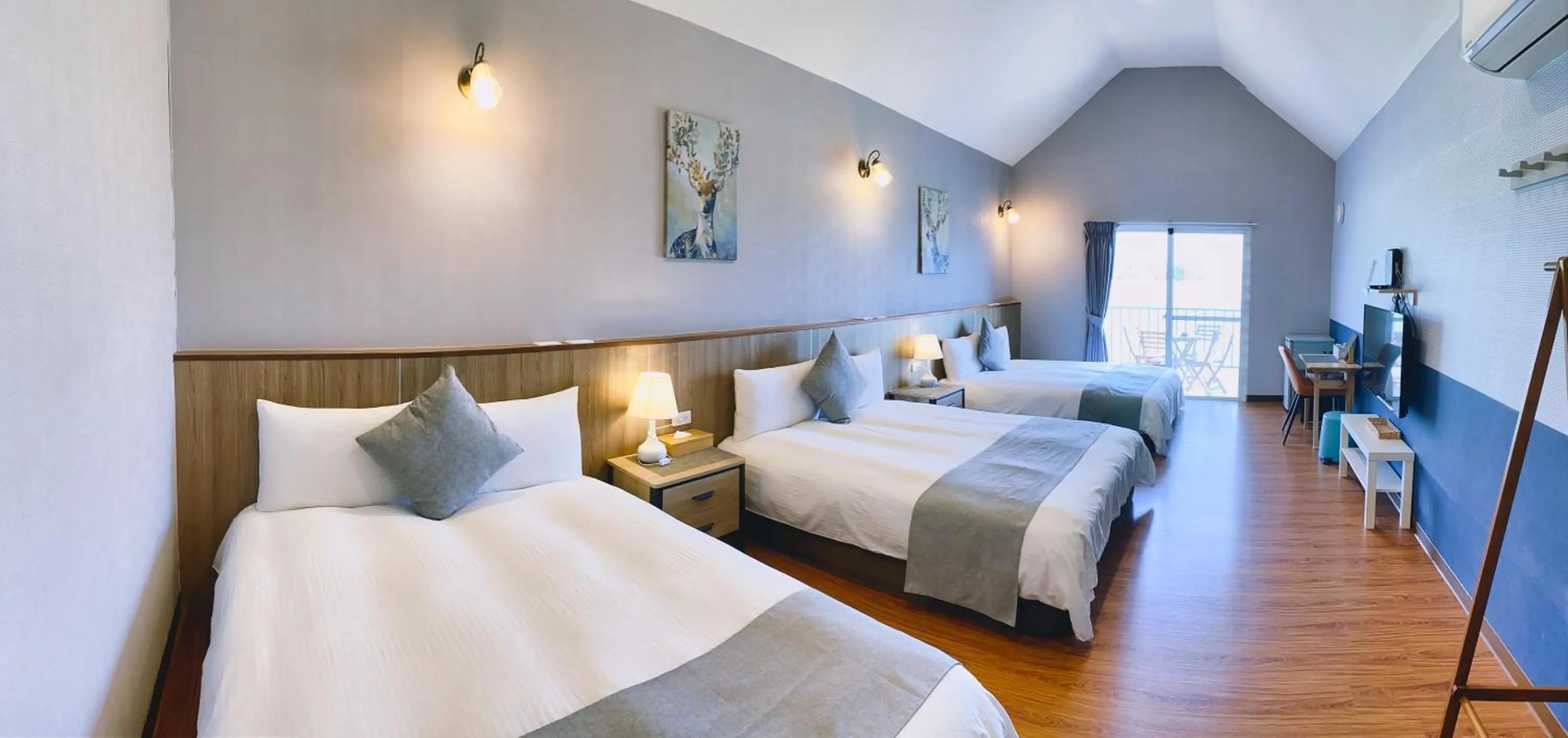 Photo of the whole room, Bed in Loju Seaview Homestay