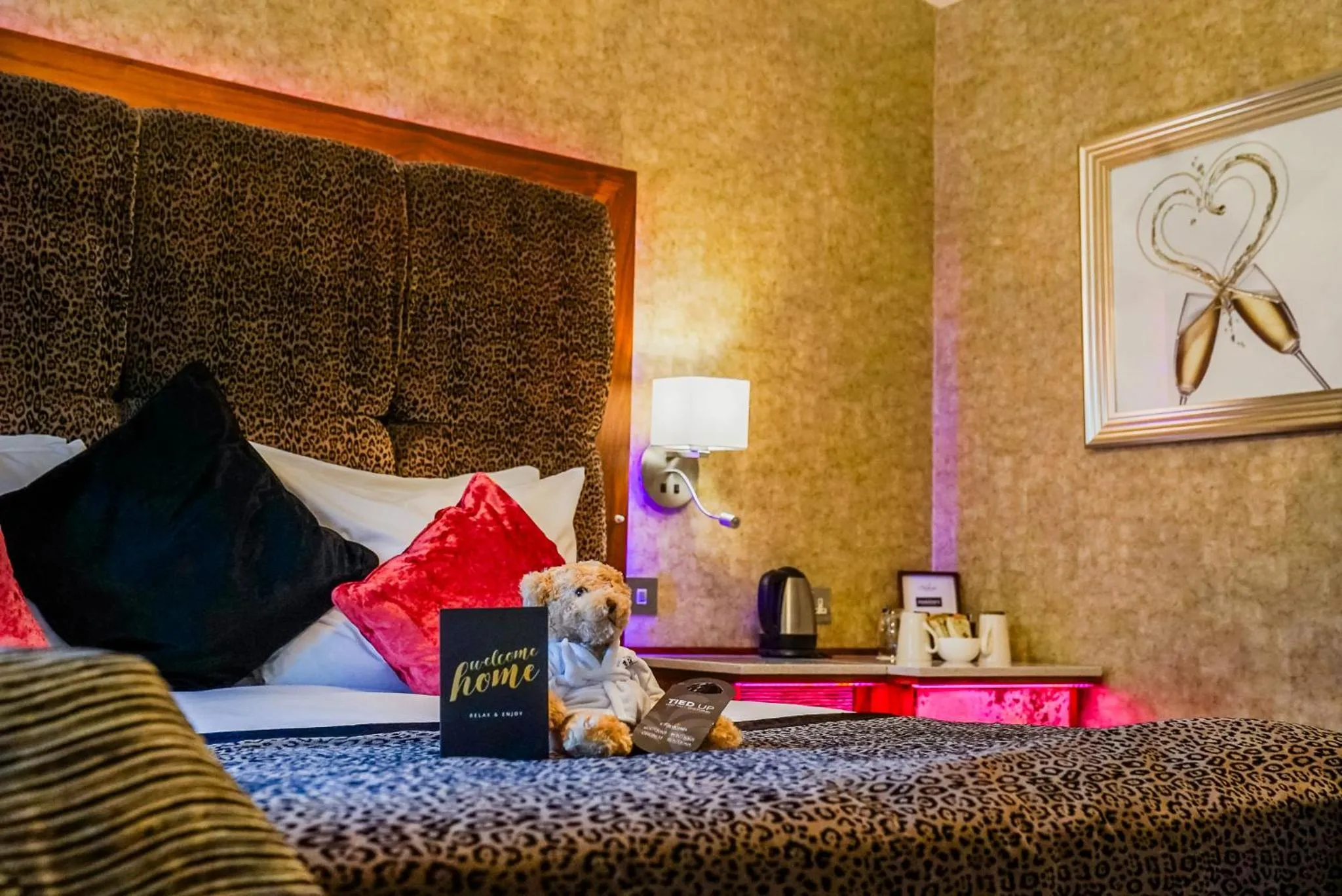 Coffee/tea facilities, Bed in The Cranleigh Boutique