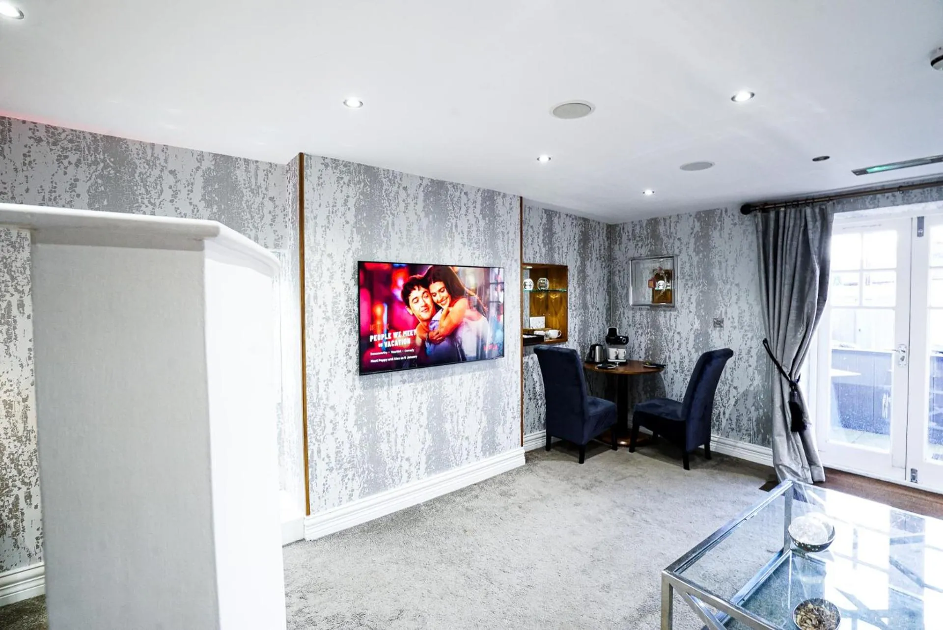 TV and multimedia in The Cranleigh Boutique