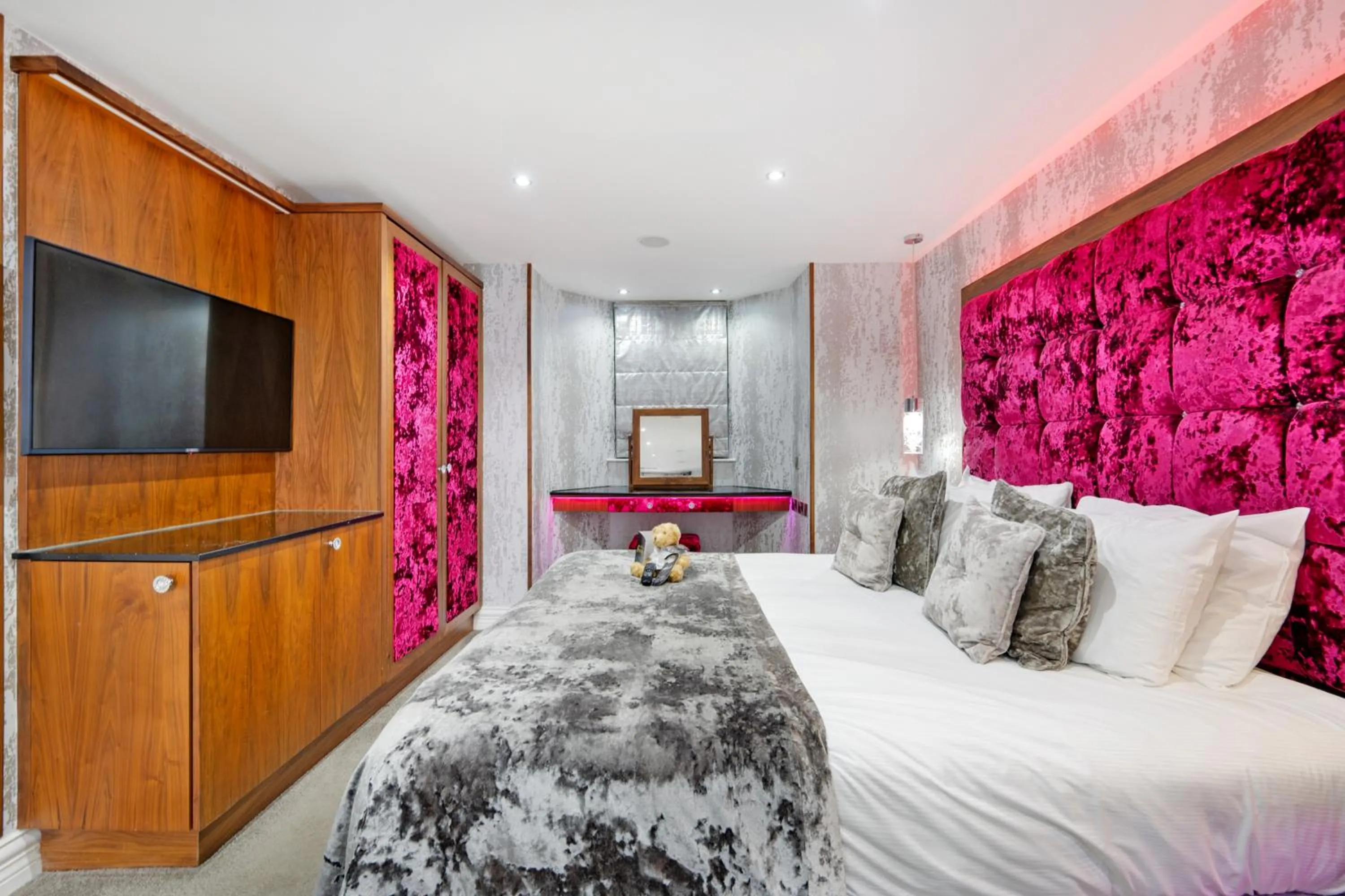 Bed in The Cranleigh Boutique