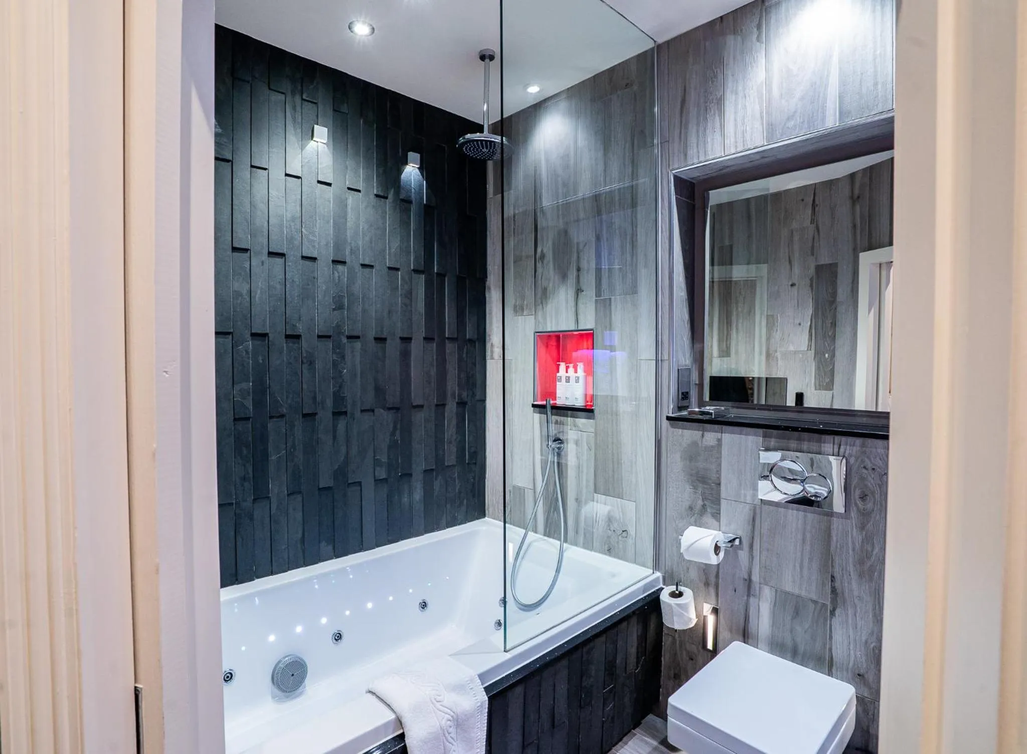 Toilet in The Cranleigh Boutique