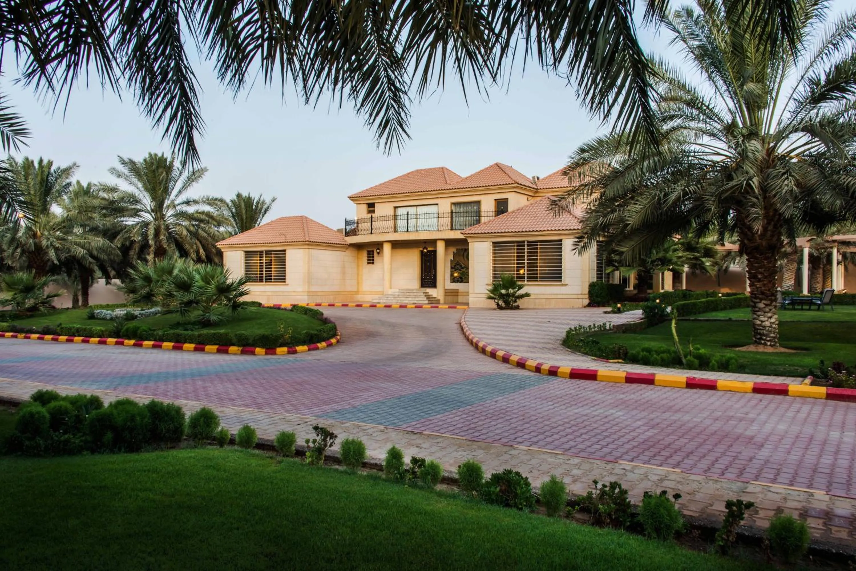 Property building in Boudl Al Nakheel