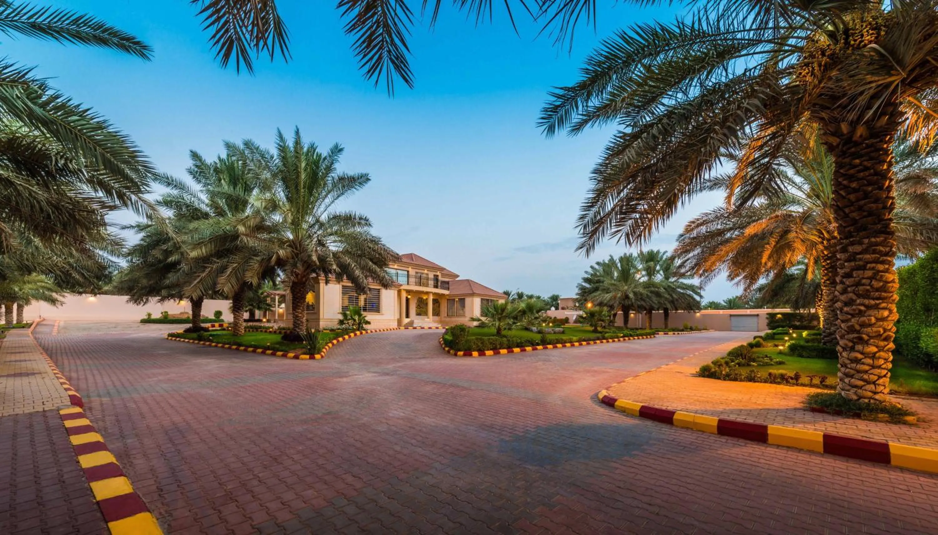Property building in Boudl Al Nakheel