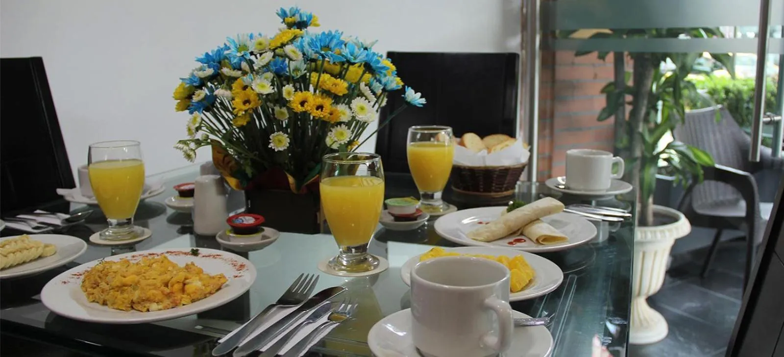 Breakfast in Hotel Santafe Real