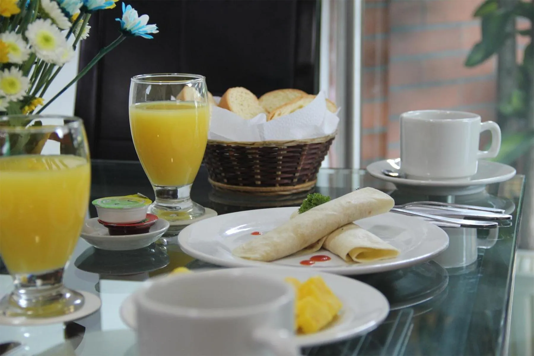 American breakfast in Hotel Santafe Real