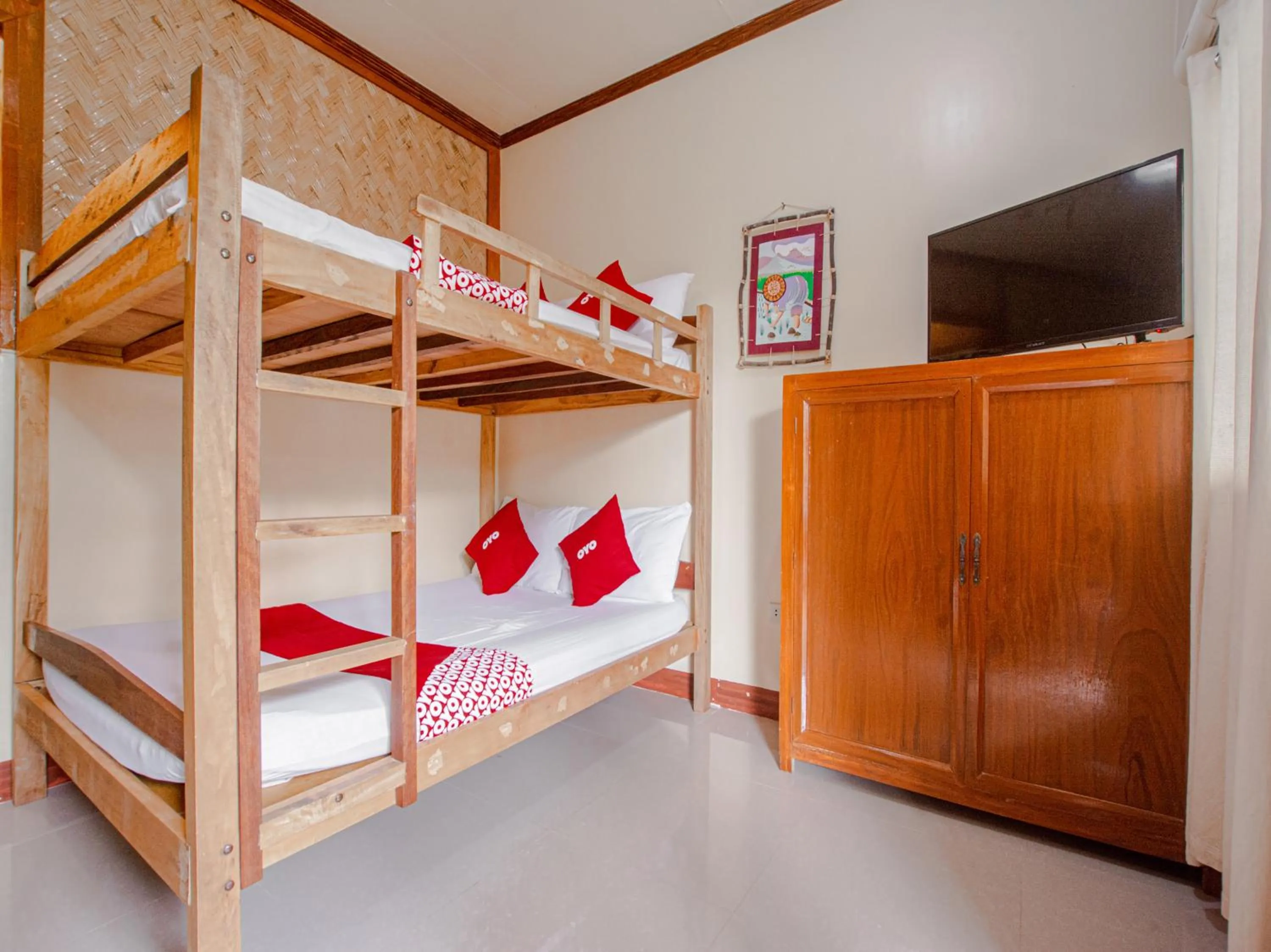 bunk bed, Bed in Telesfora Beach Cottage