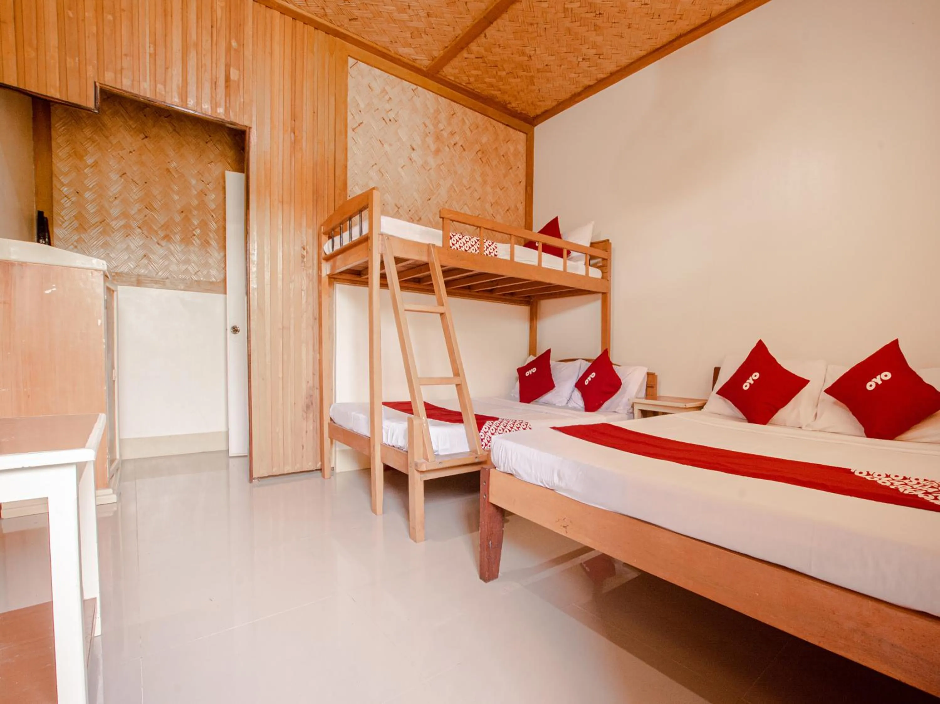 Bedroom, Bed in Telesfora Beach Cottage