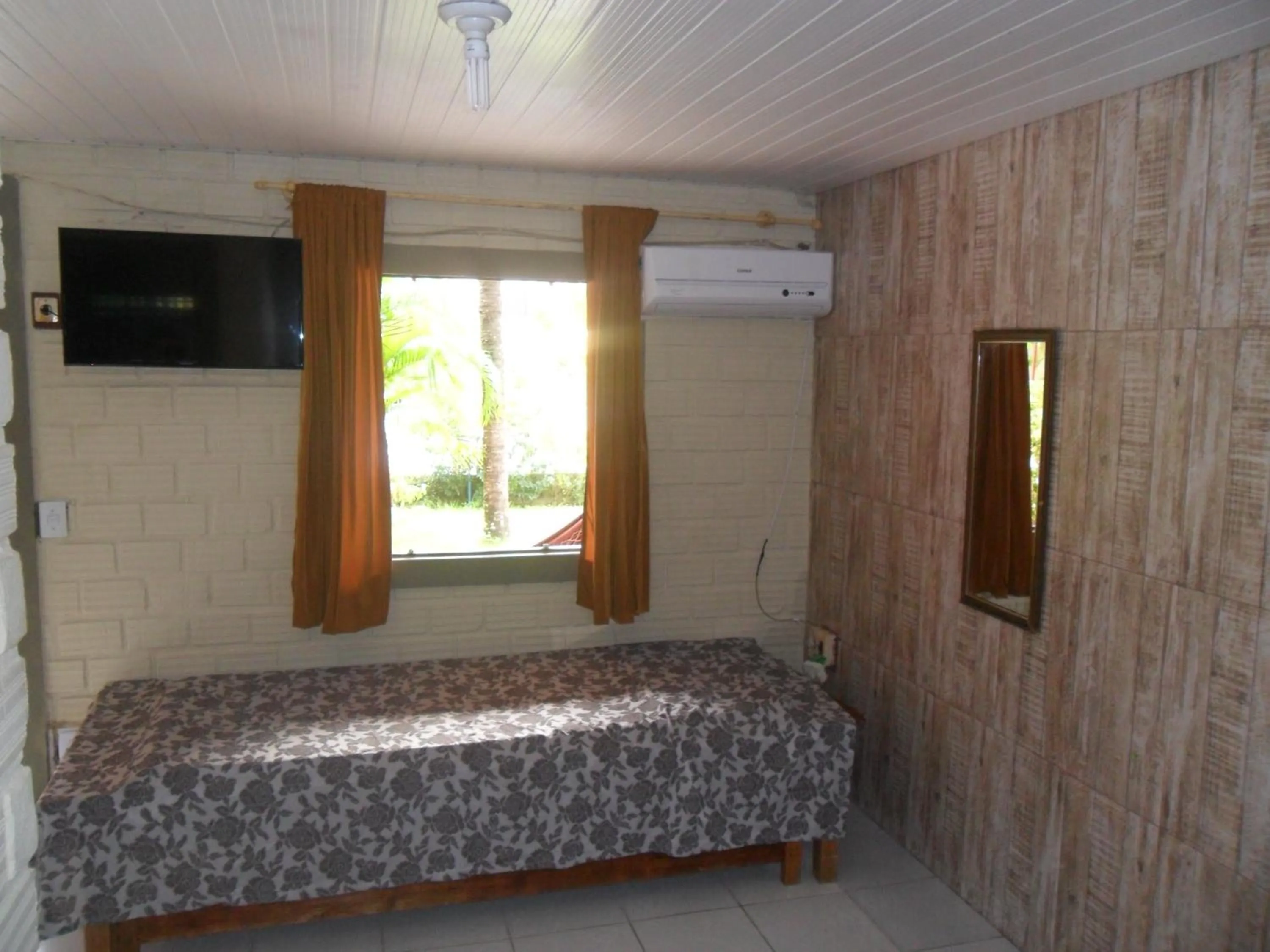 Property building, Bed in Pousada Recanto da Preguiça